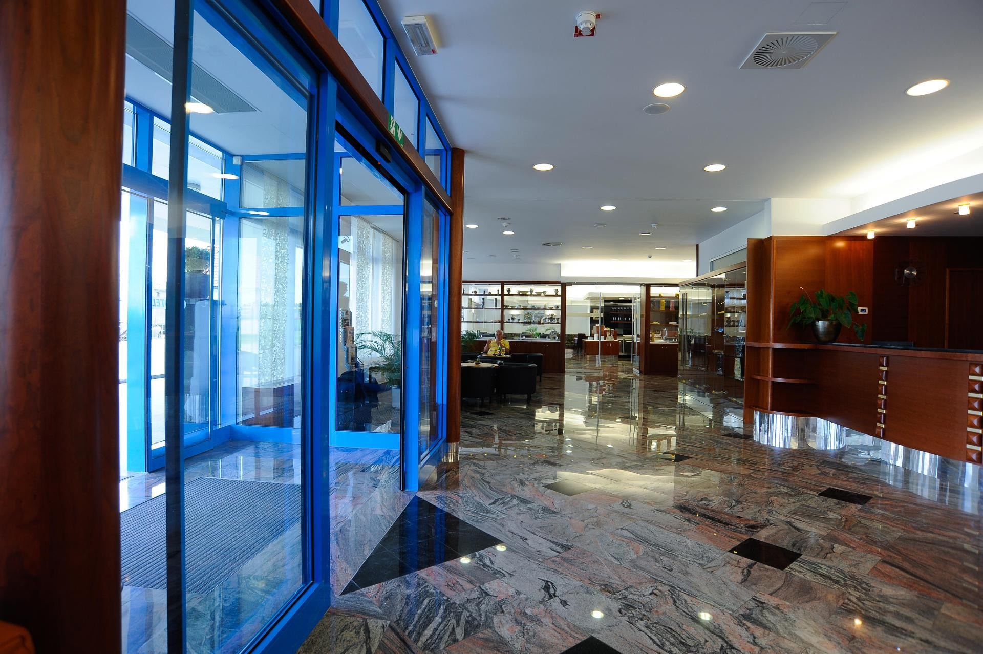 Vista Lobby Garni Hotel Azul