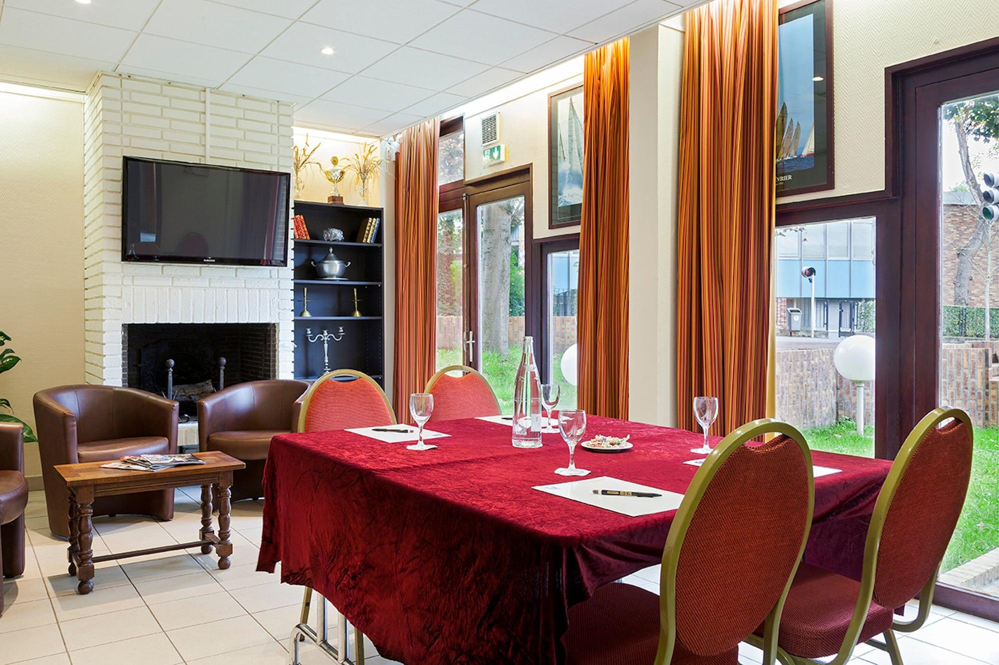 Sala de Reuniones Hôtel des Arcades de Cachan Grand Paris Sud