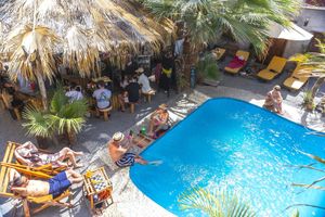 Alojamiento - Bananas Adventure Hostel