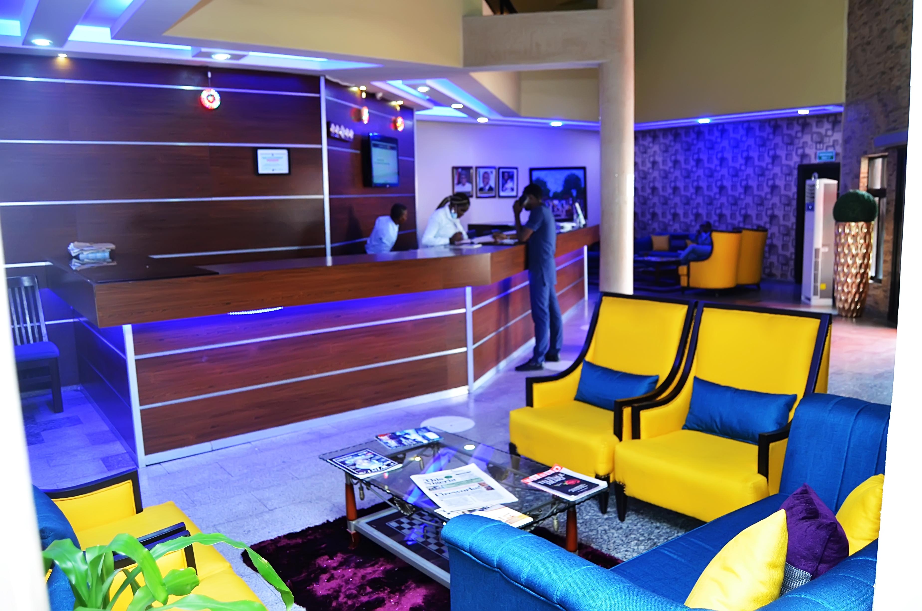 Vista Lobby Parkview Astoria Hotel