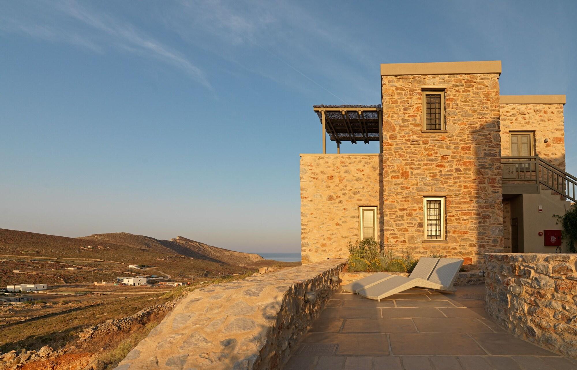 Vista Exterior Themonies Luxury Suites