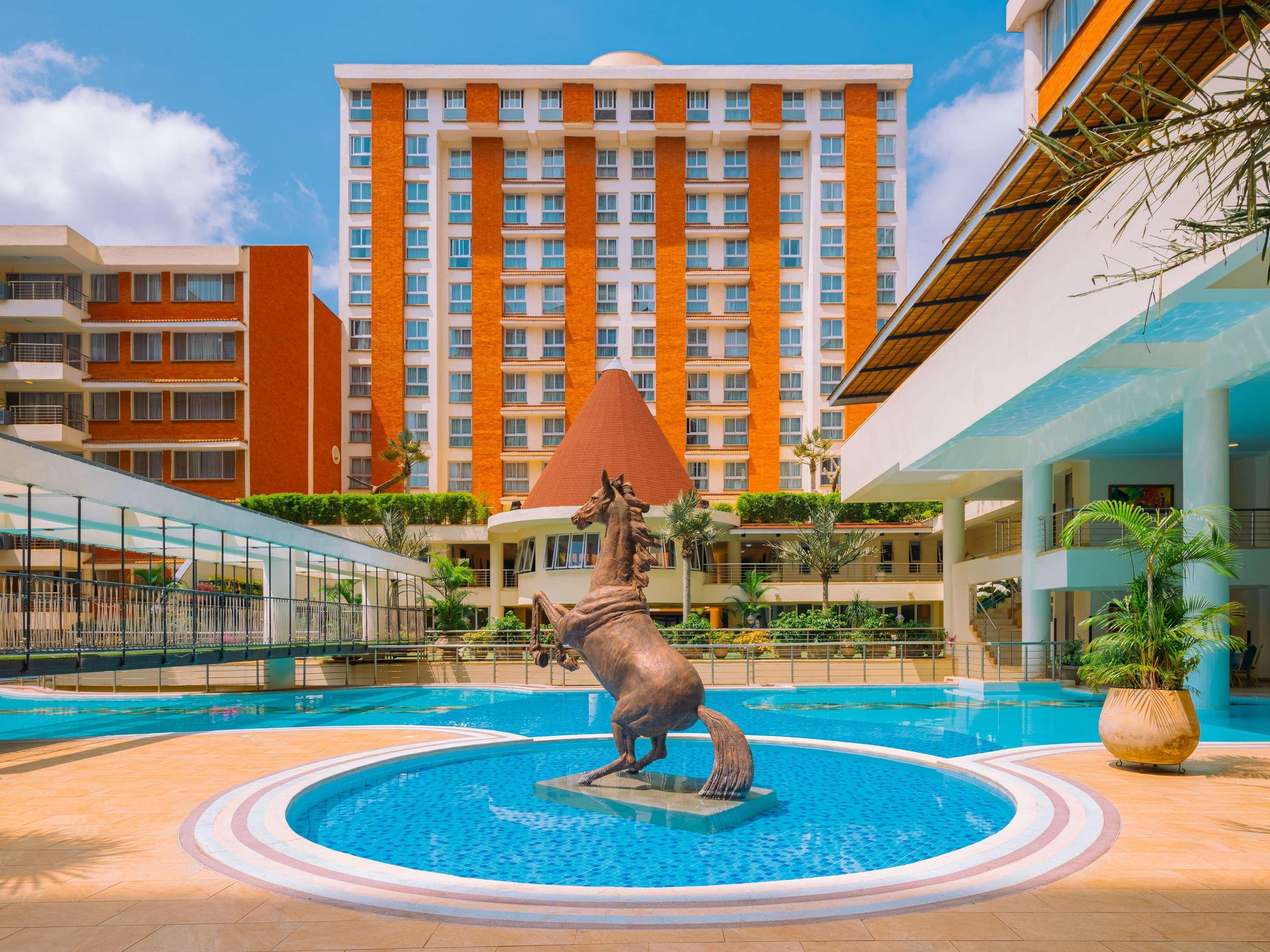 Vista Exterior Mövenpick Hotel & Residences Nairobi