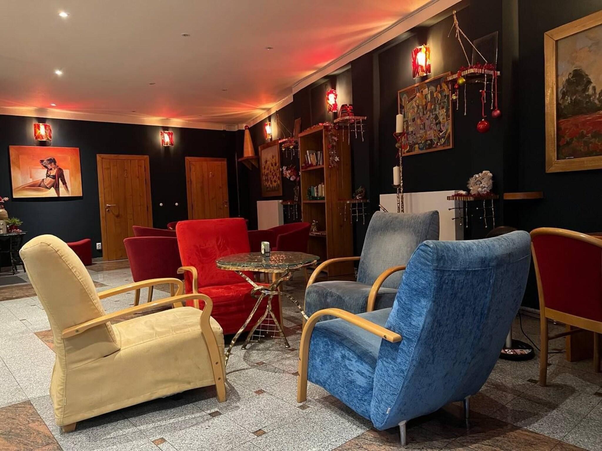 Vista Lobby Gallery Hotel SIS