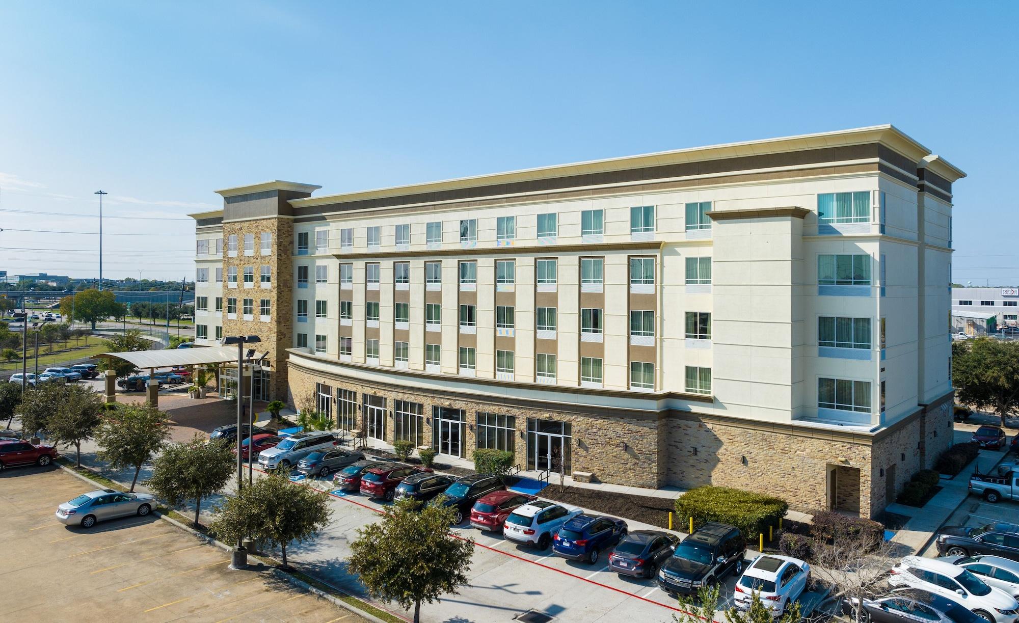 Vista Exterior DoubleTree by Hilton Houston Westchase