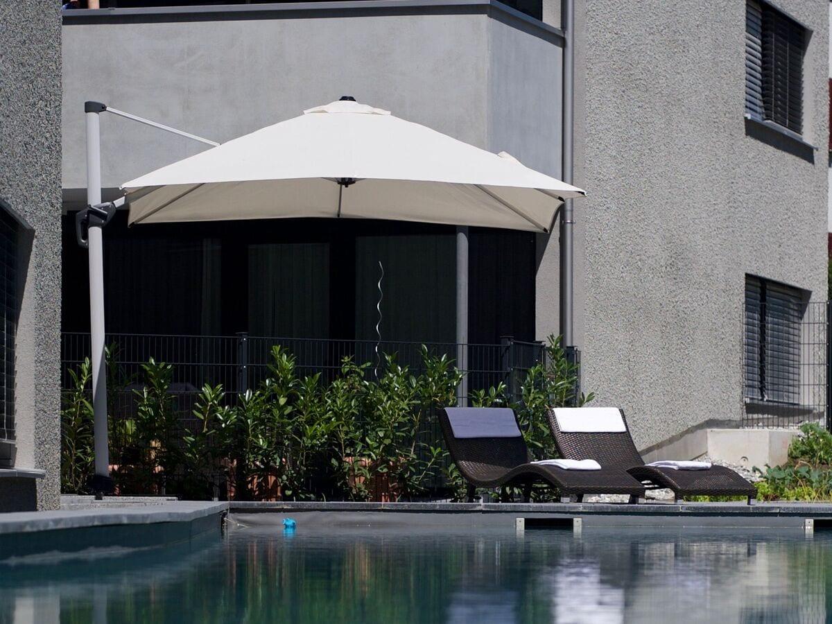 Vista Exterior Relaxed Urban Living