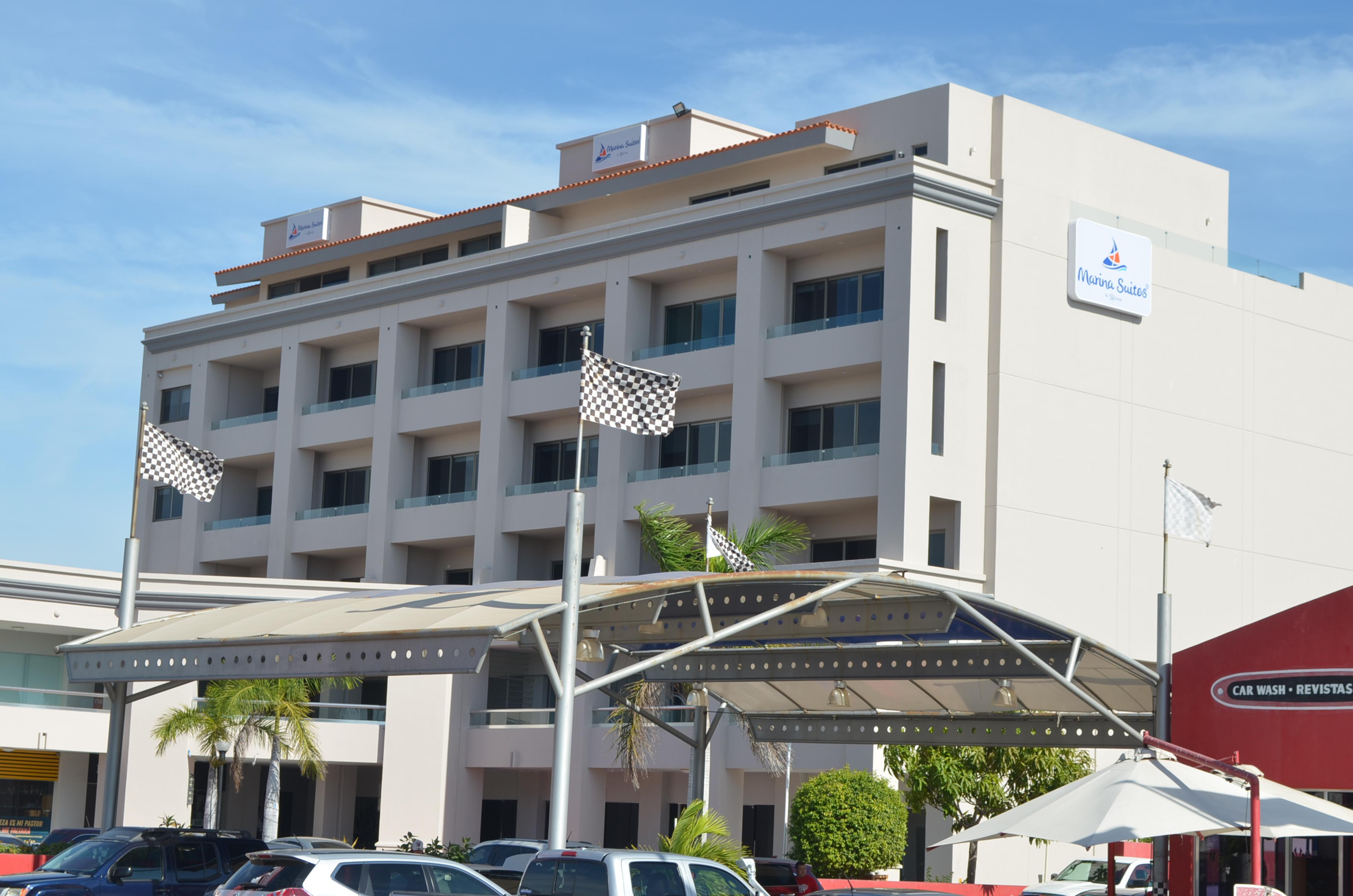 Vista Exterior Marina Suites