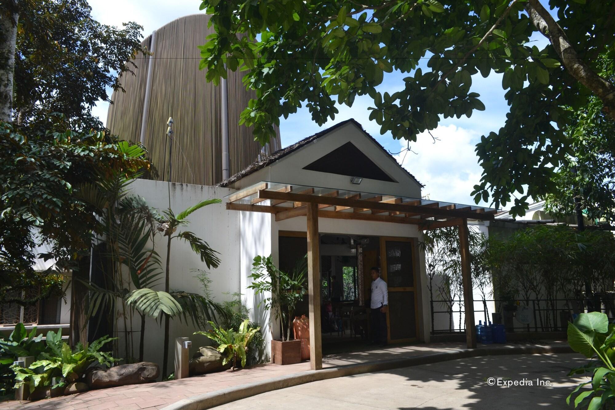 Vista Exterior Spin Designer Hostel