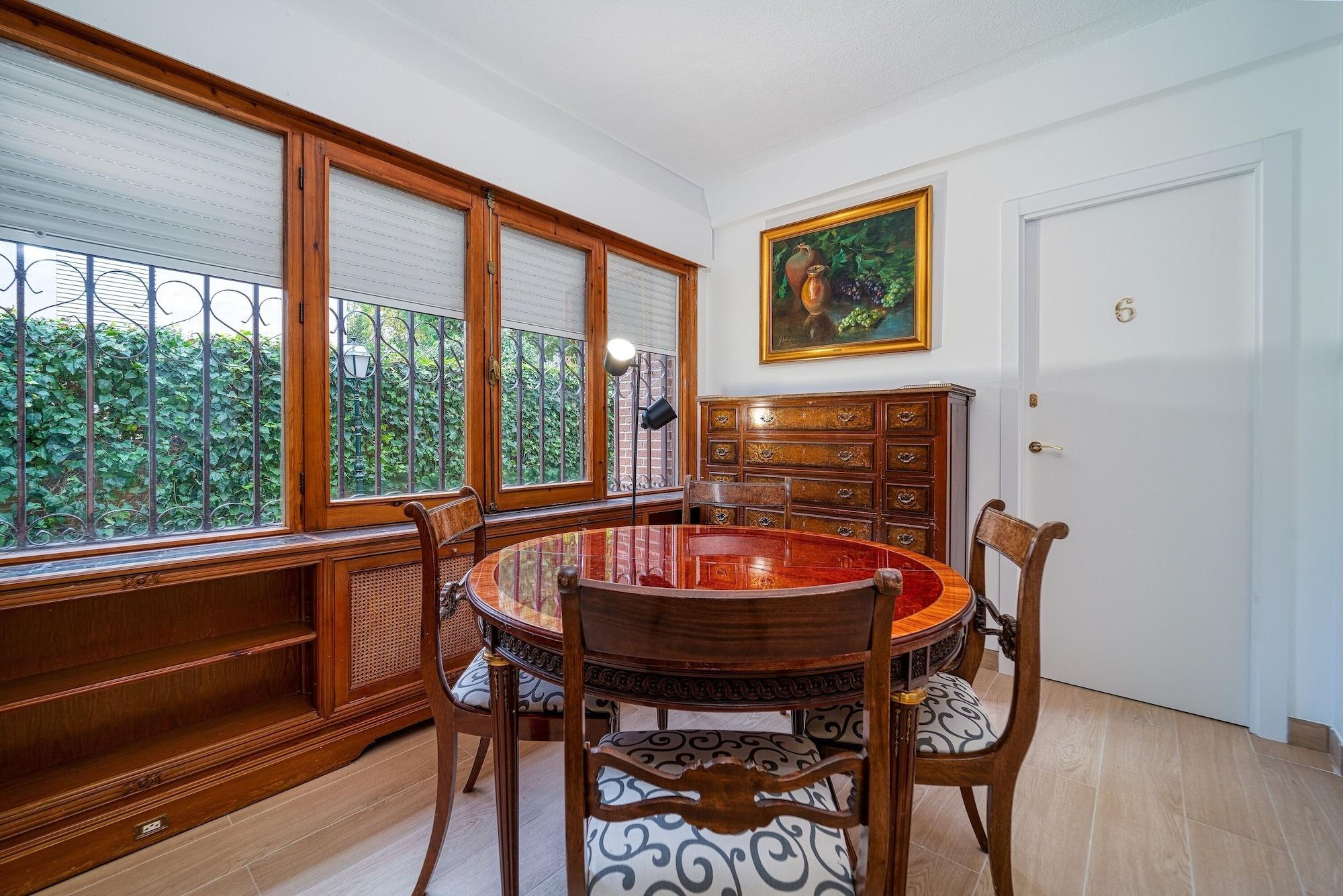 Comodidades del Alojamiento P Casa Cafe Madrid Calle Carlos Dubois 3