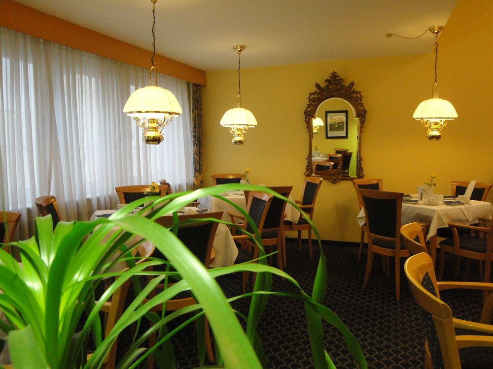 Hotel Restaurant Edel Weiss by null