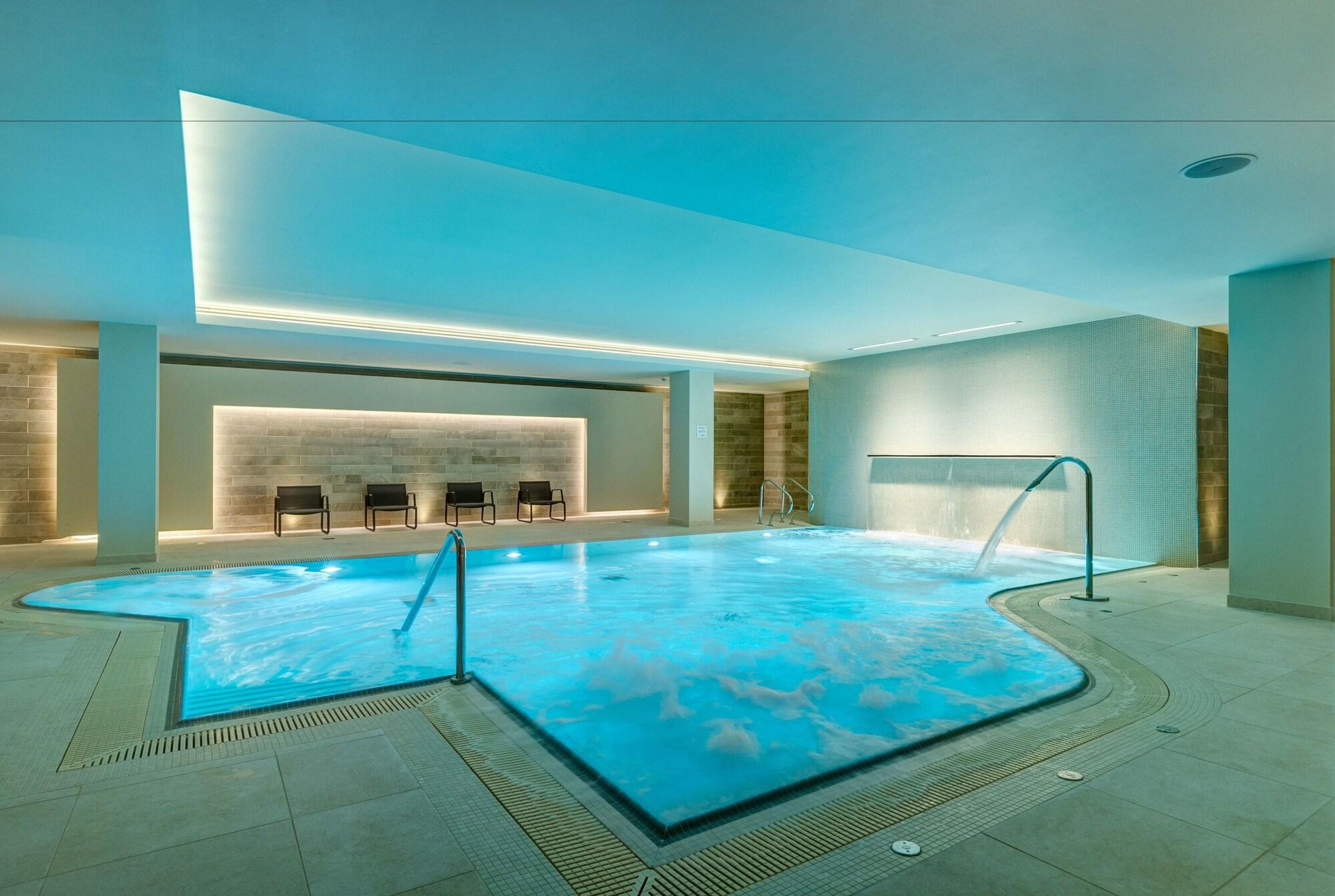 Vista Piscina Apex City of Bath Hotel