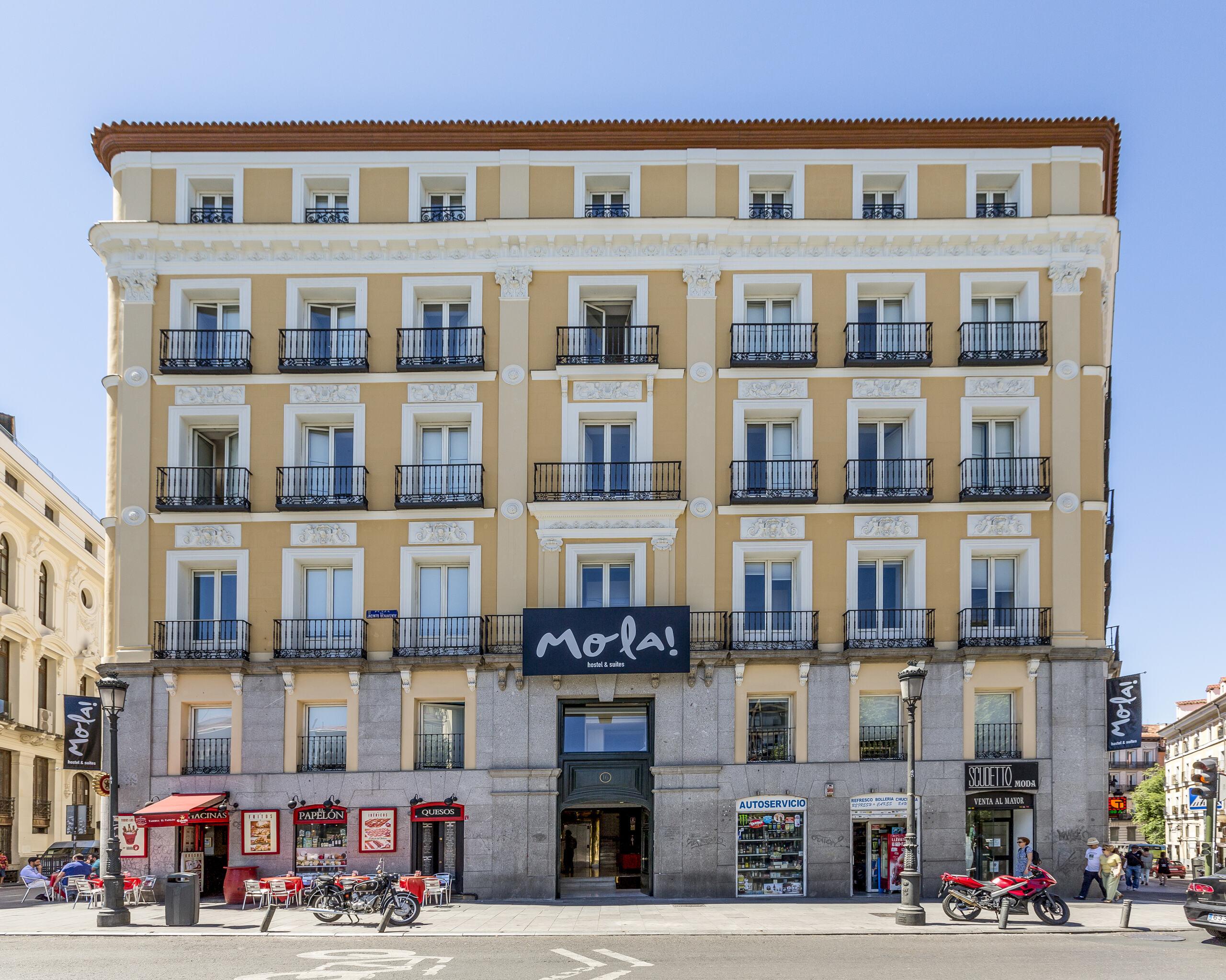 Vista Exterior Mola Hostel