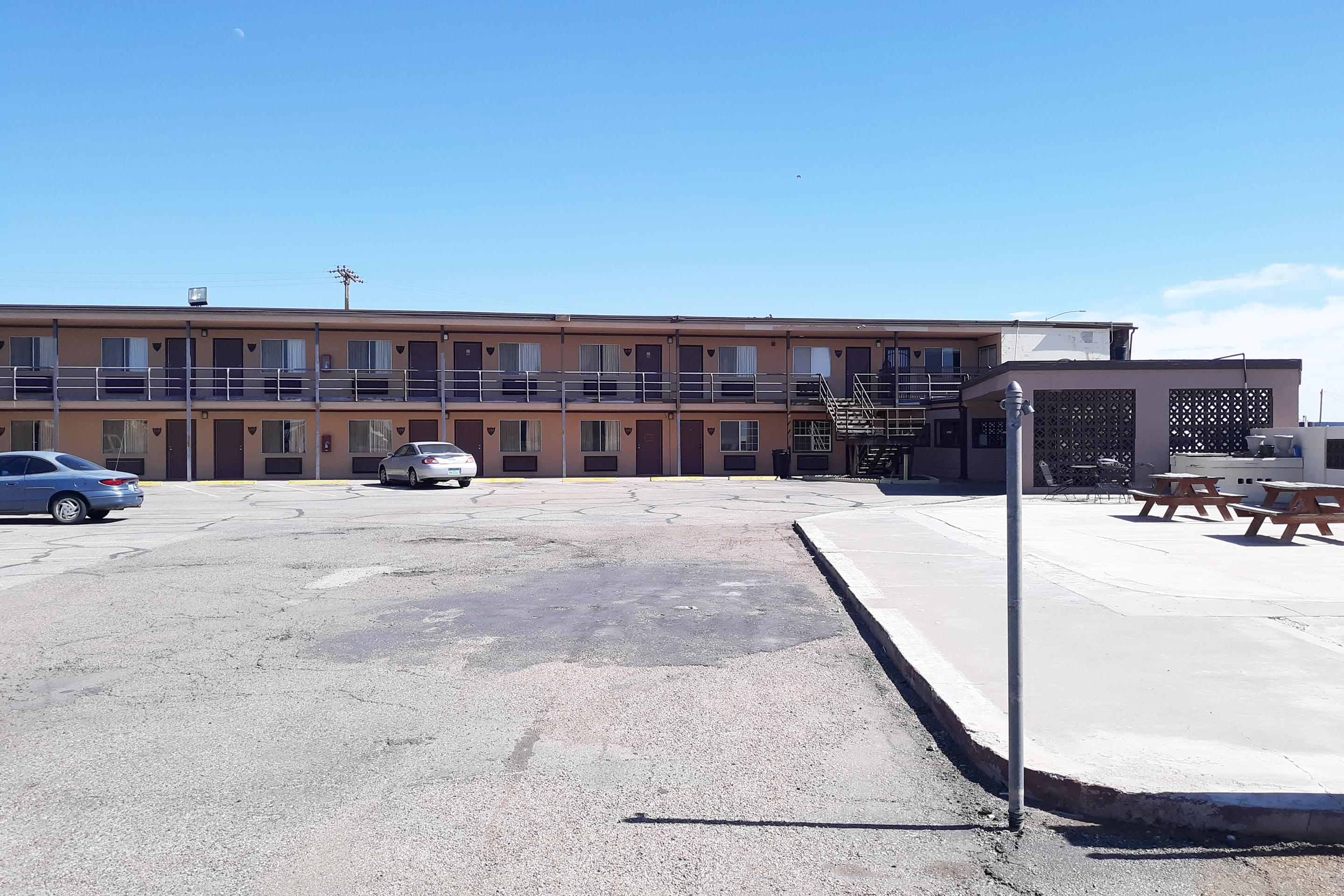 Vista Exterior OYO Hotel Kings at Clovis