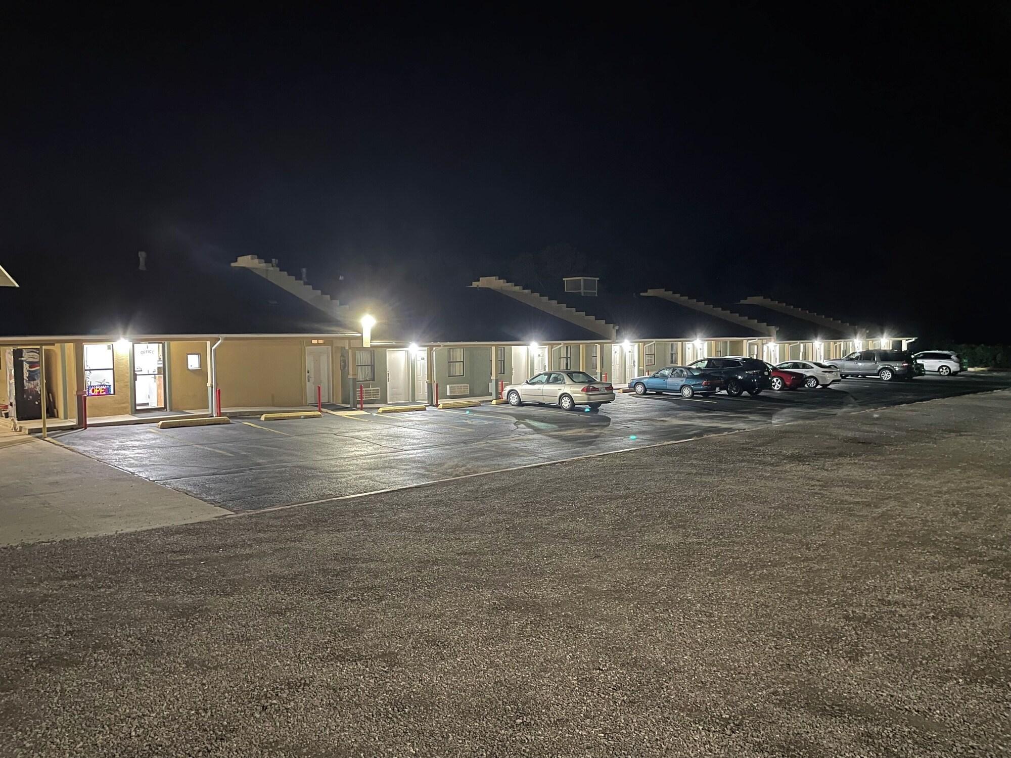 Vista Exterior Executive Inn of Purcell