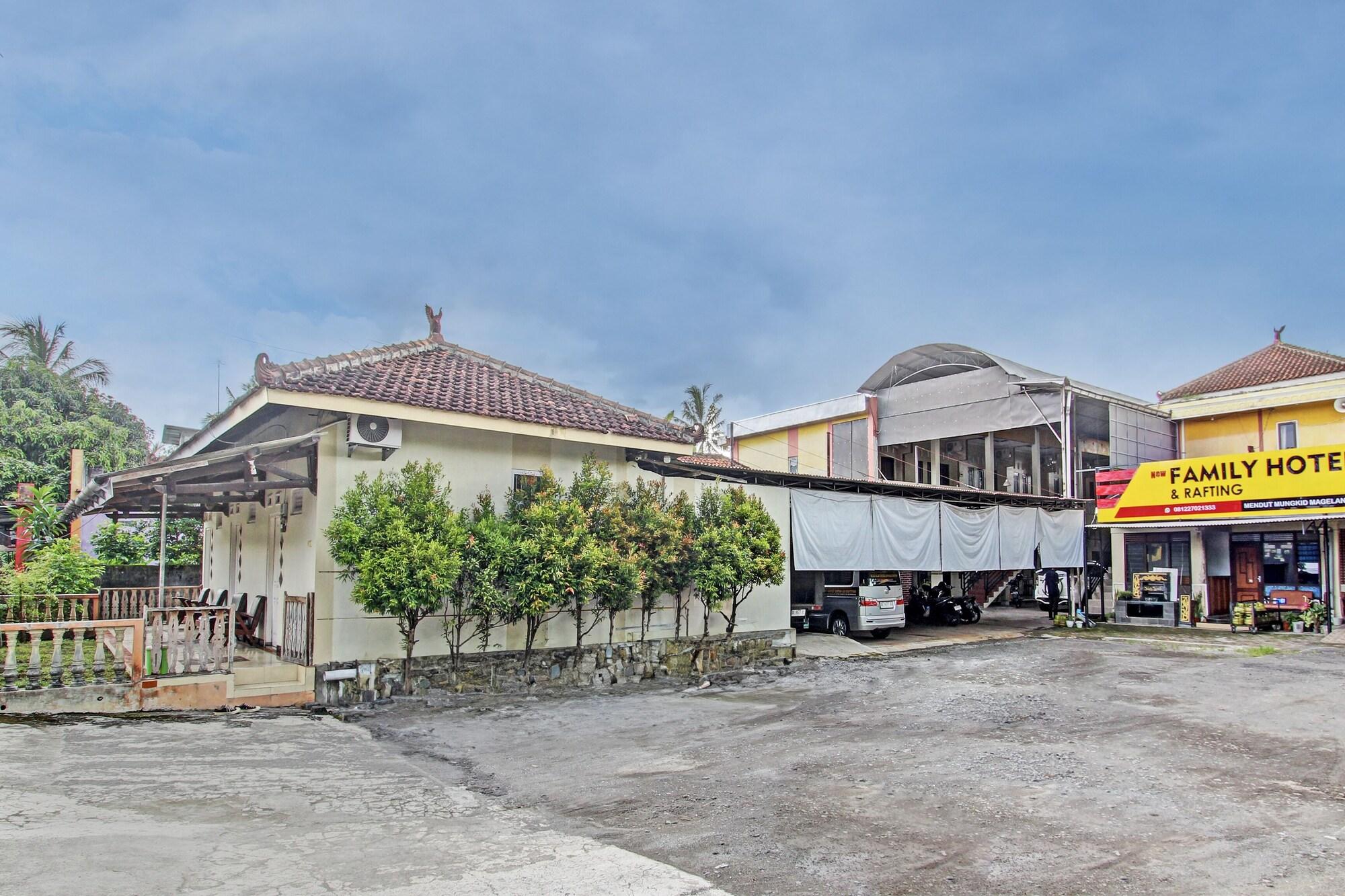 Vista Exterior OYO 93660 New Family Hotel Syariah