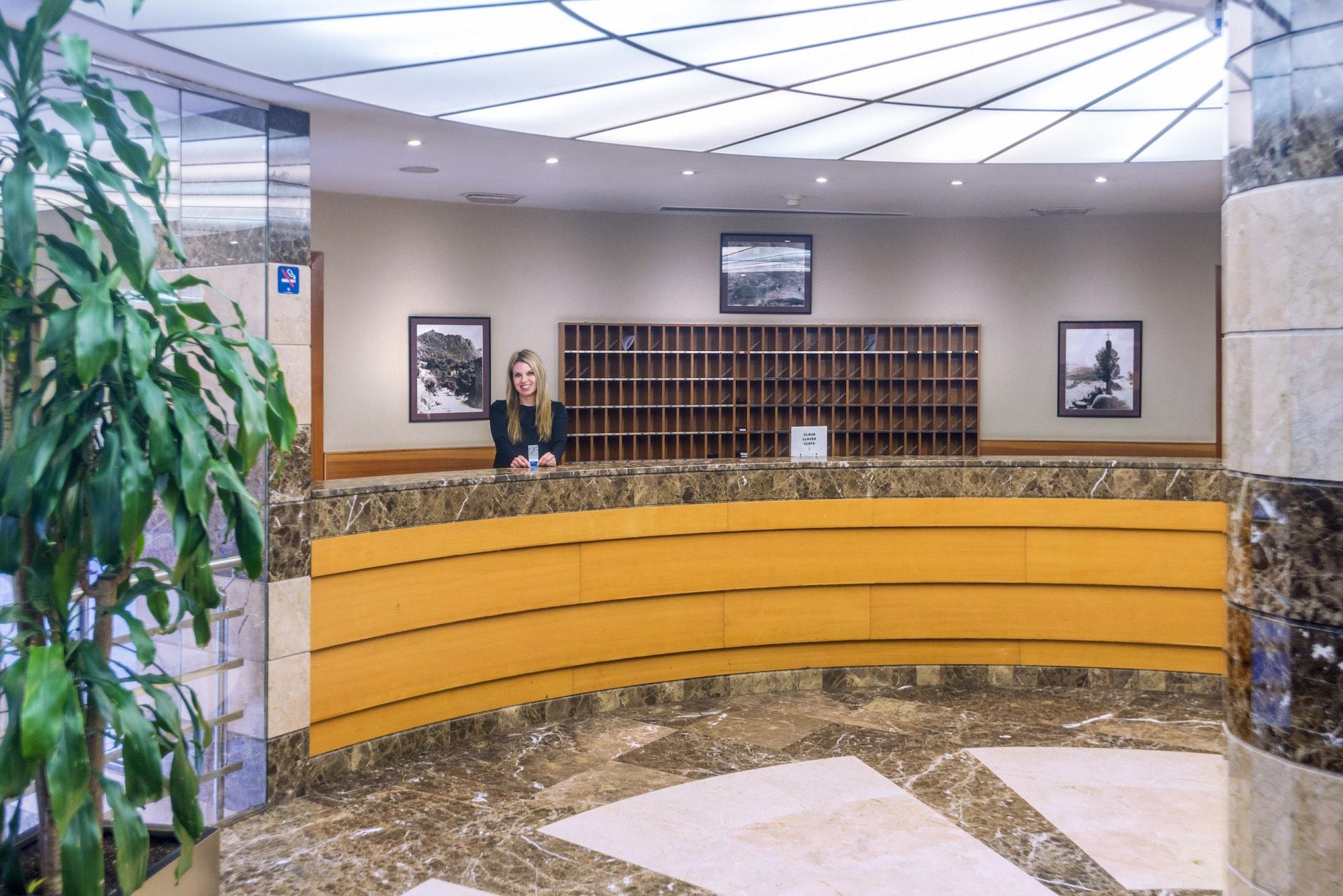 Vista Lobby Hotel & Aparthotel Cosmos