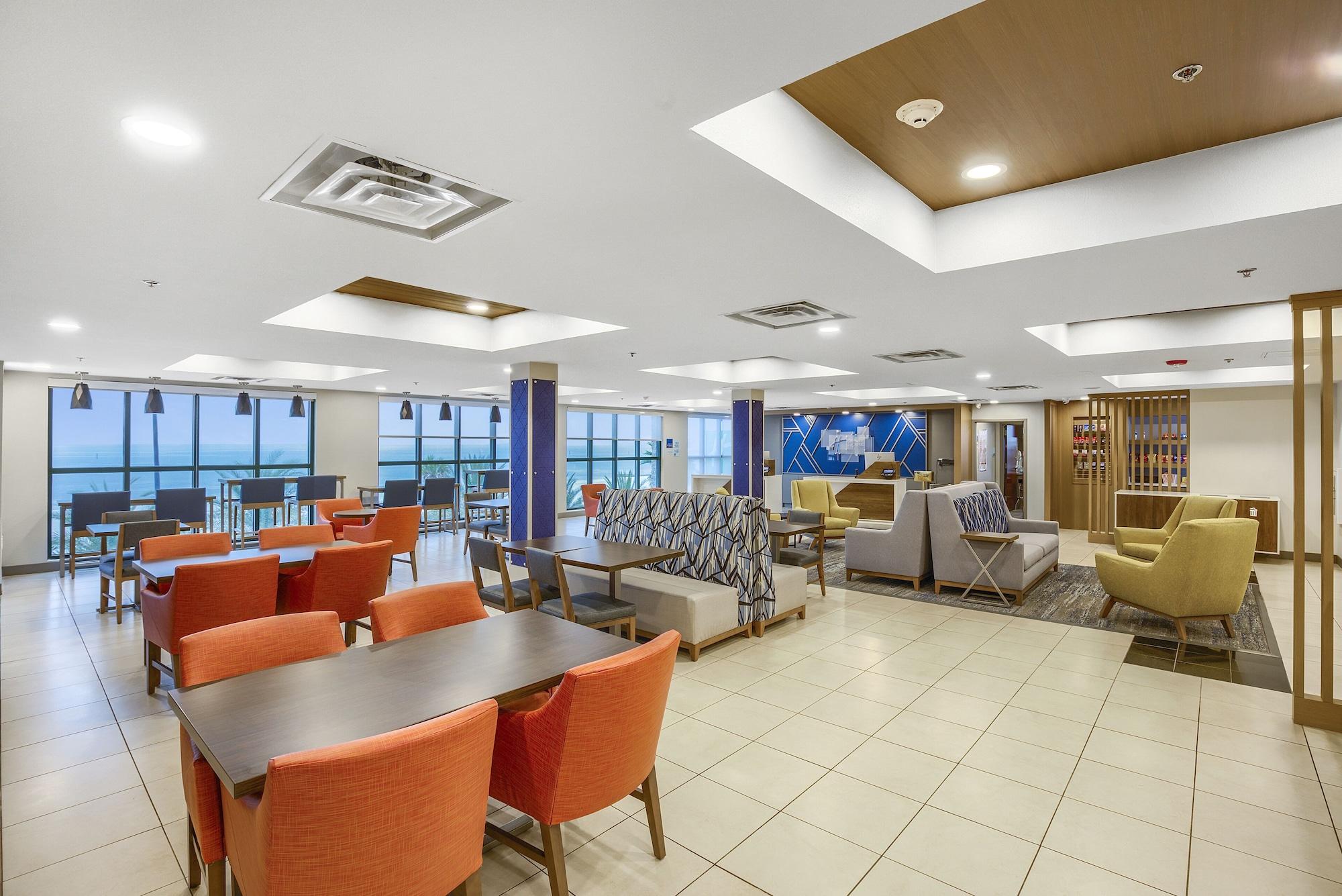 Vista Lobby Holiday Inn Express Gulfport Beach by IHG