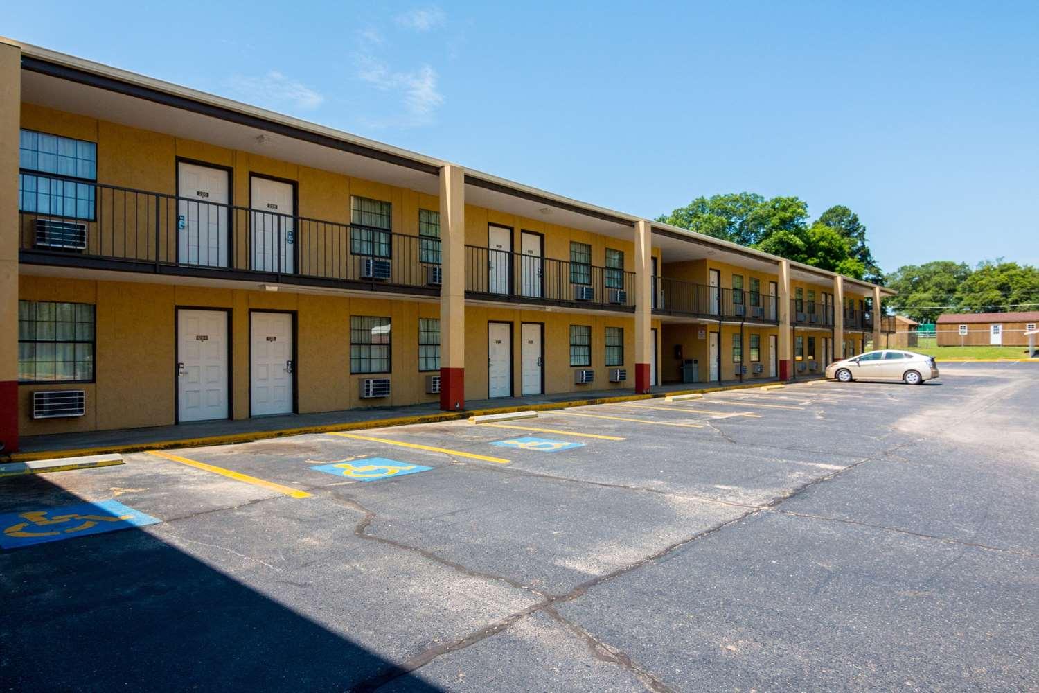 Vista Exterior Rodeway Inn Desoto Parish
