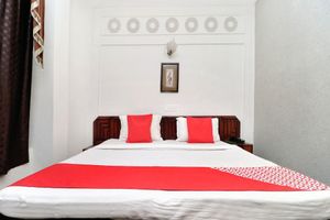 Alojamiento - OYO 16098 Hotel Amrit