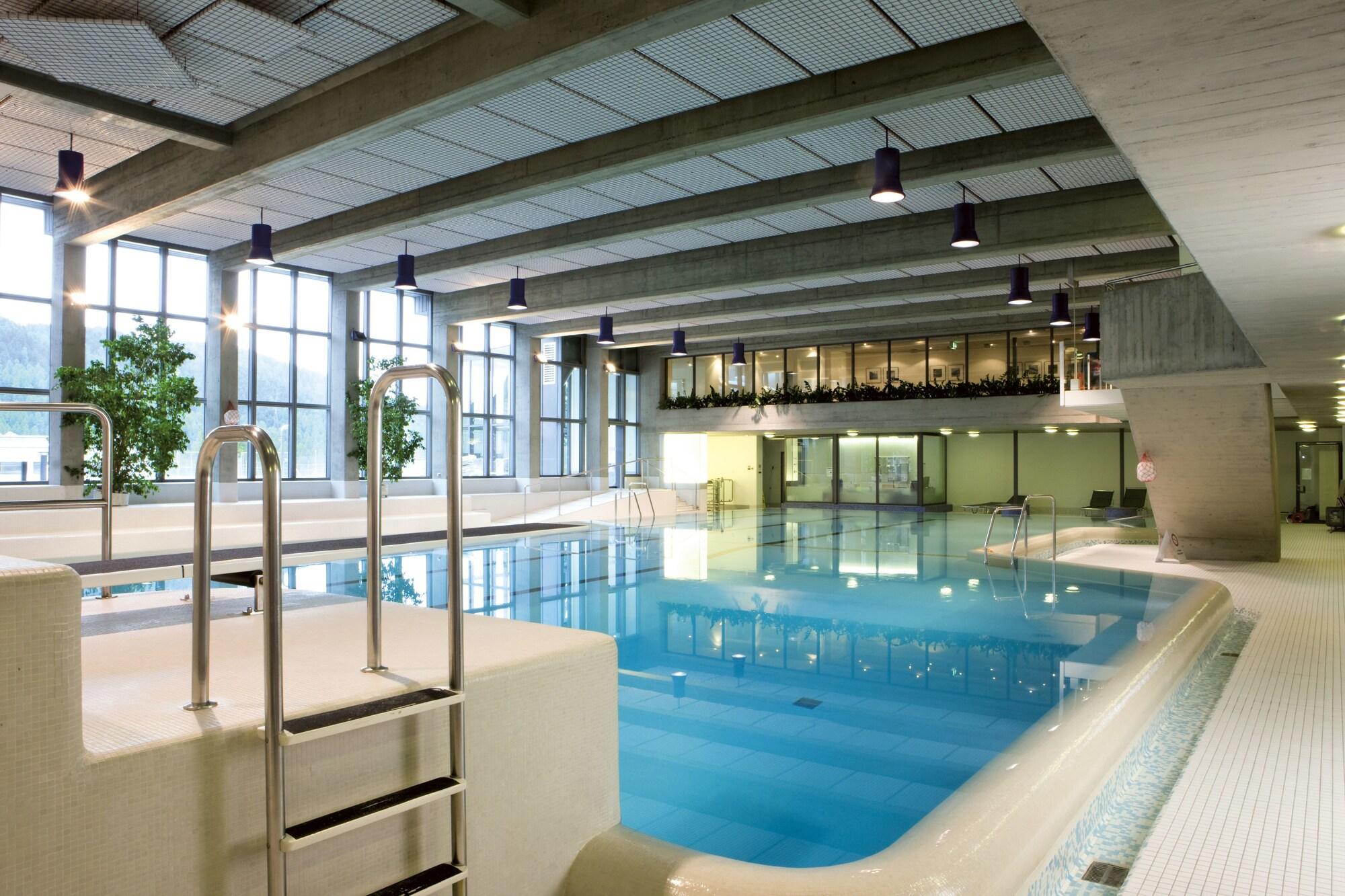 Vista Piscina Hotel Allegra Pontresina