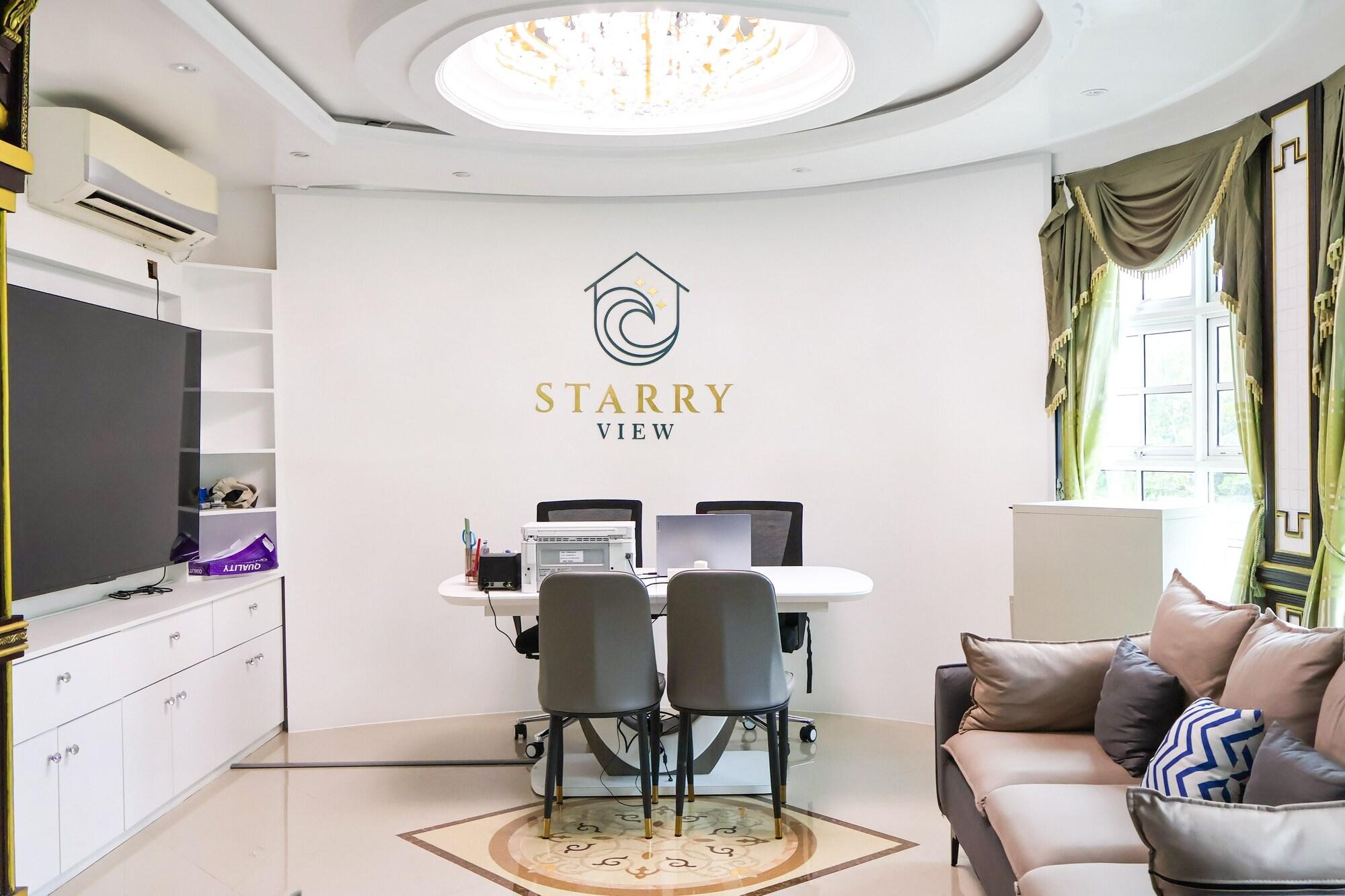 Vista Lobby Starry View