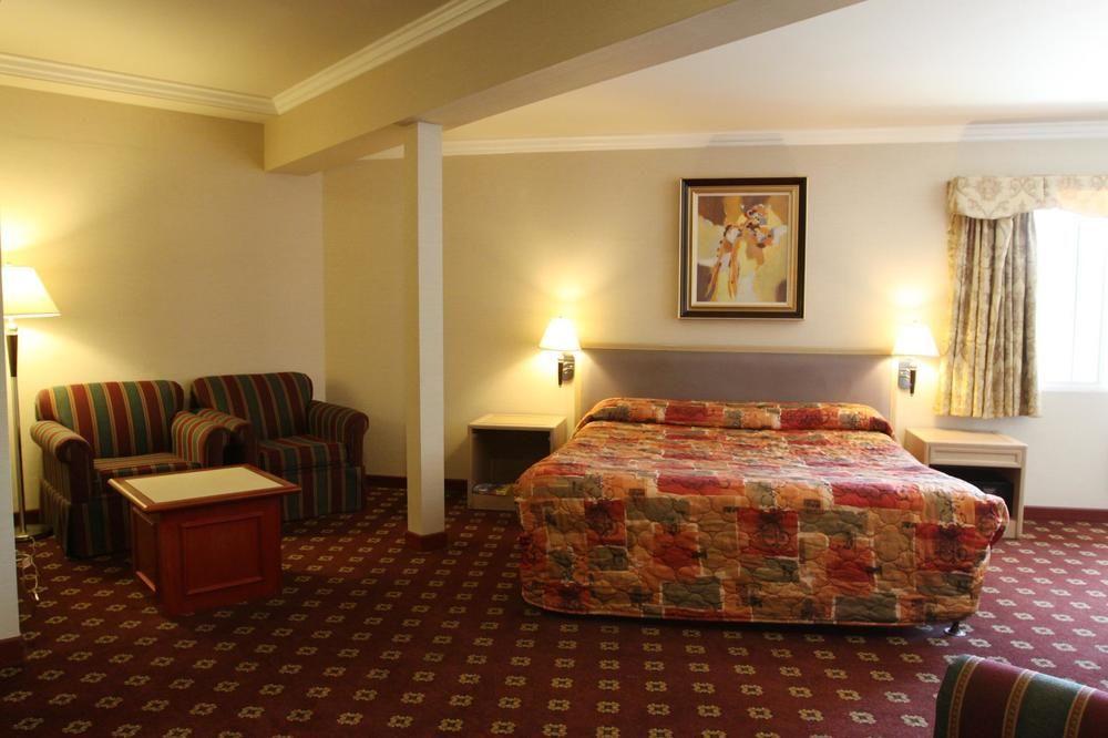 Hotel Metro Plaza Hotel