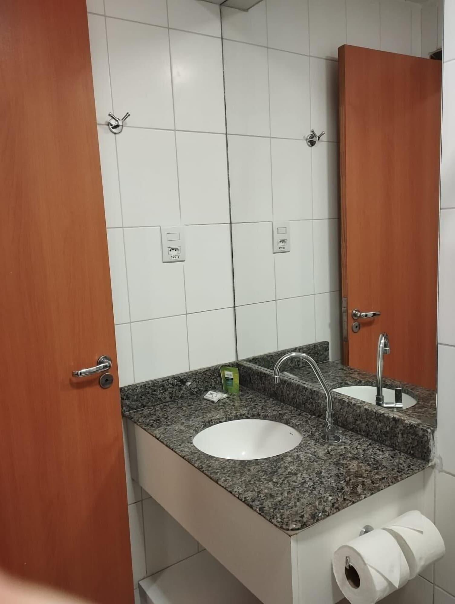 Equipamiento de Habitación Celita Franca - WS Urban