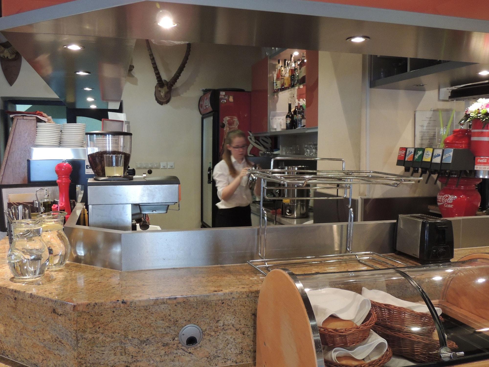 Bar/Salón Hotel Club