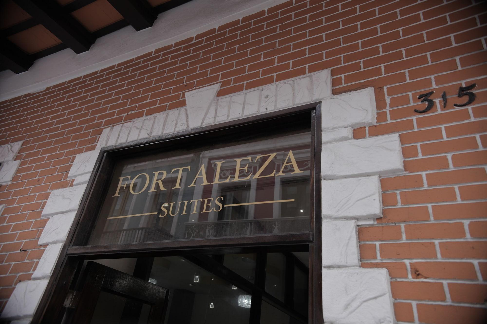 Vista Exterior Fortaleza Suites