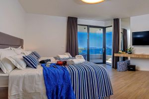 Alquiler Vacacional - By Trgogir, Luxury Villa Lucy Plum with beautiful outdoor pool and Seaview