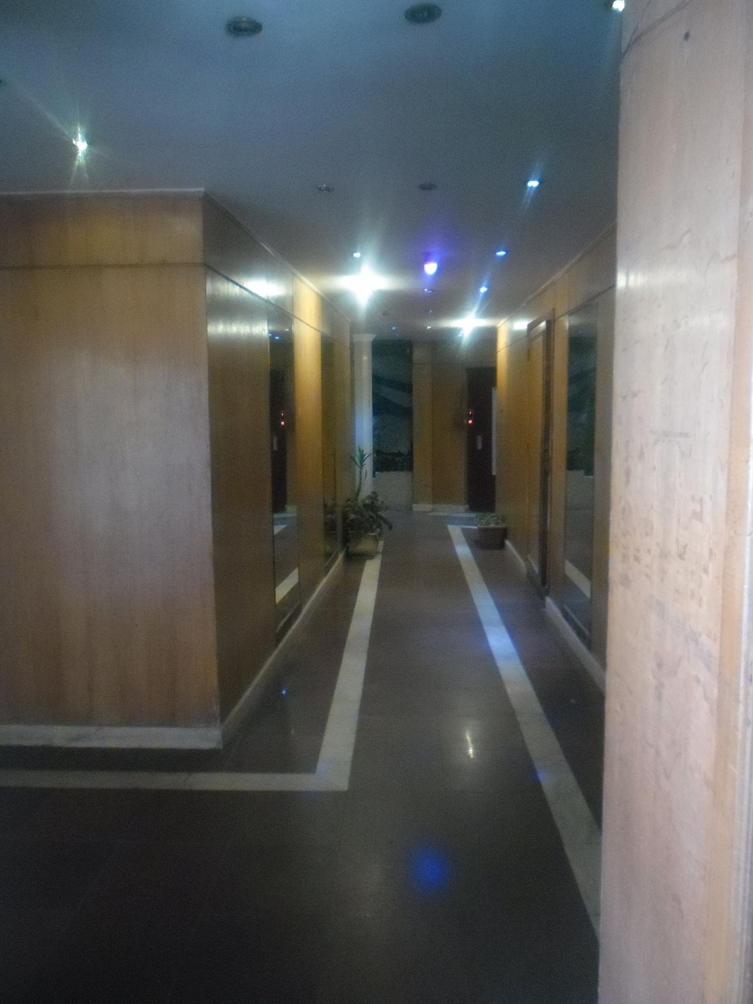 Varios Jewel Mandara Apartments