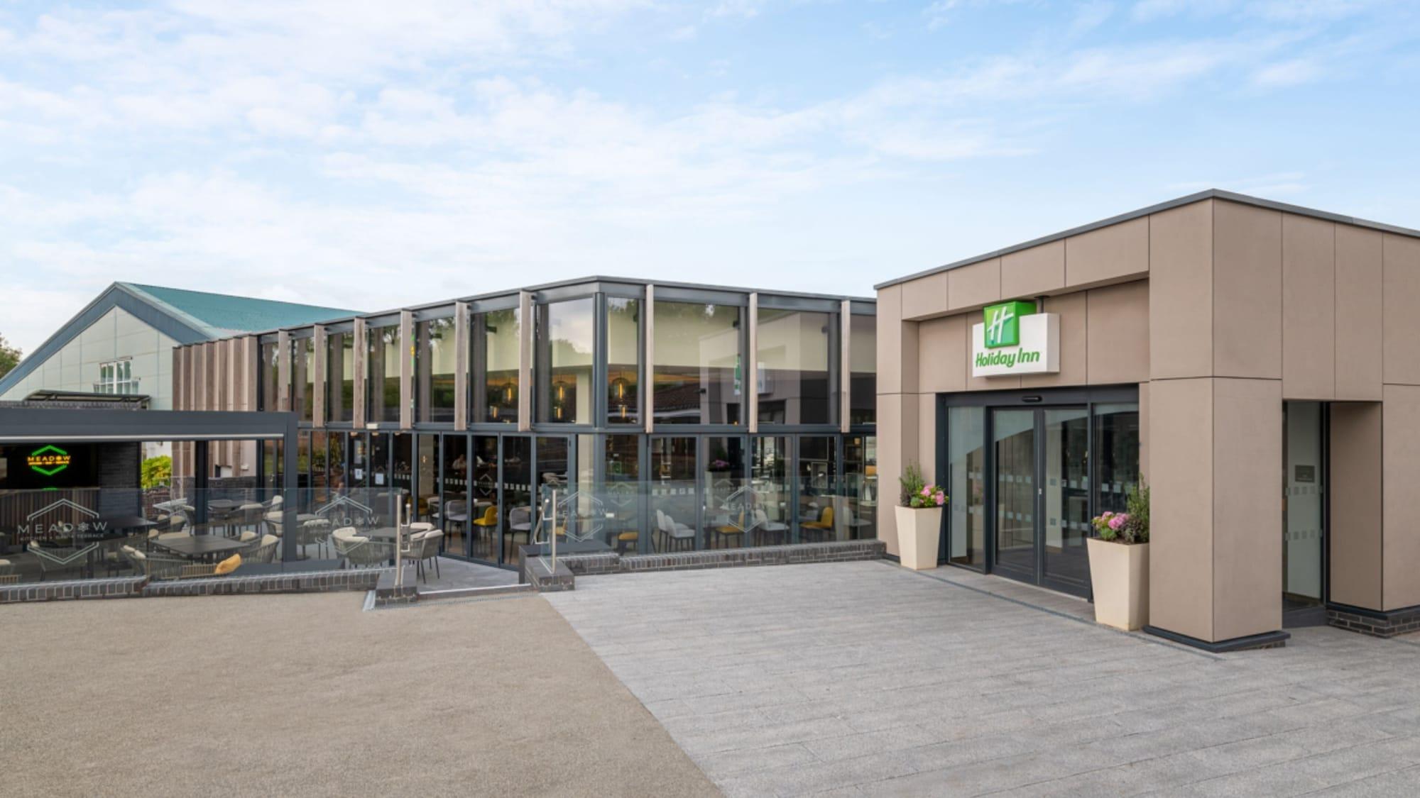 Vista Exterior Holiday Inn London Gatwick - Worth by IHG