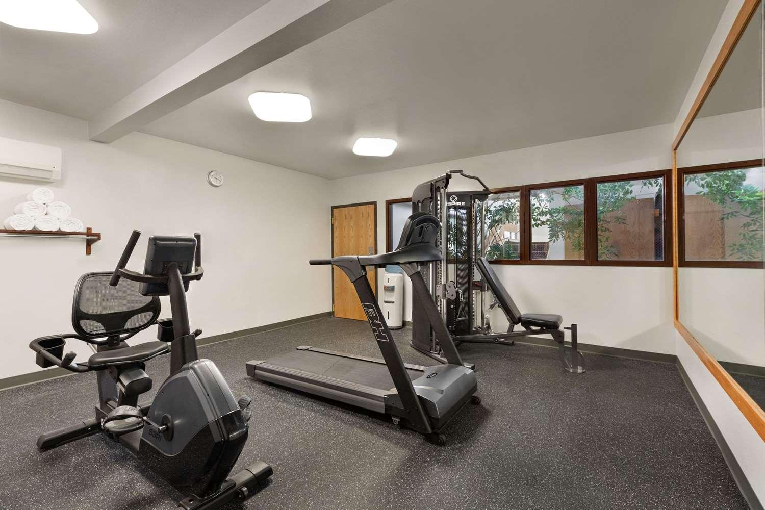 Gimnasio Super 8 by Wyndham Columbus
