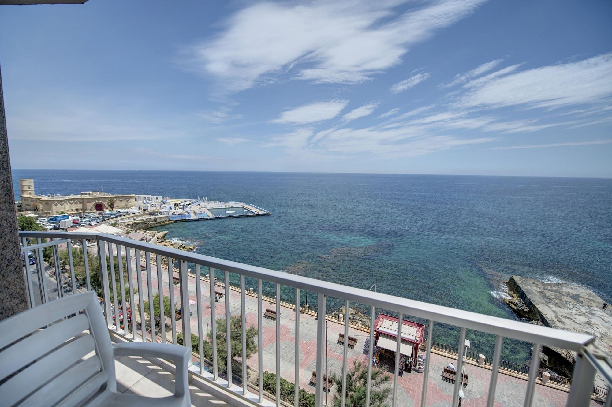 Playa Sliema Chalet Hotel