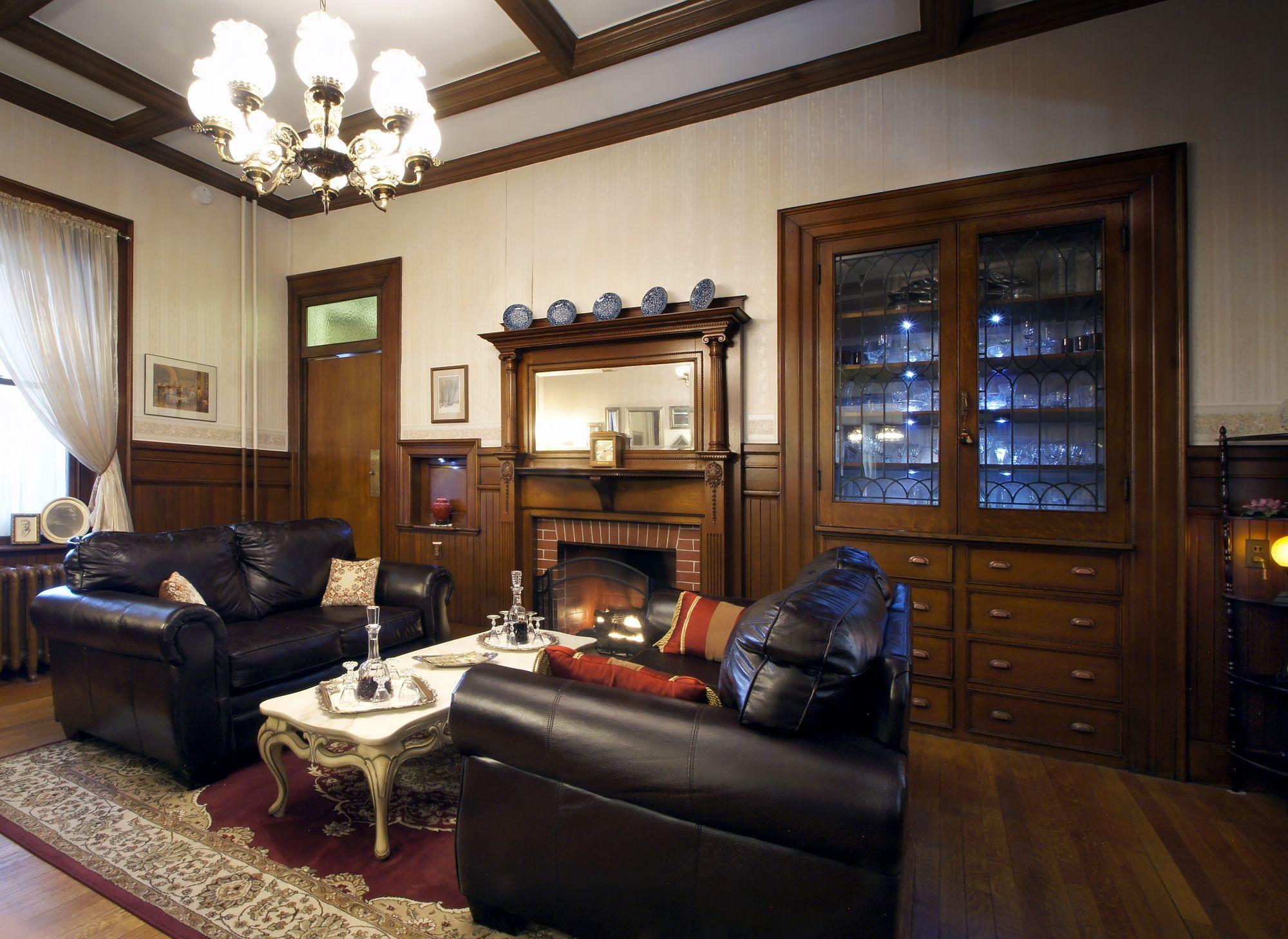 Vista Lobby Inn at the Agora
