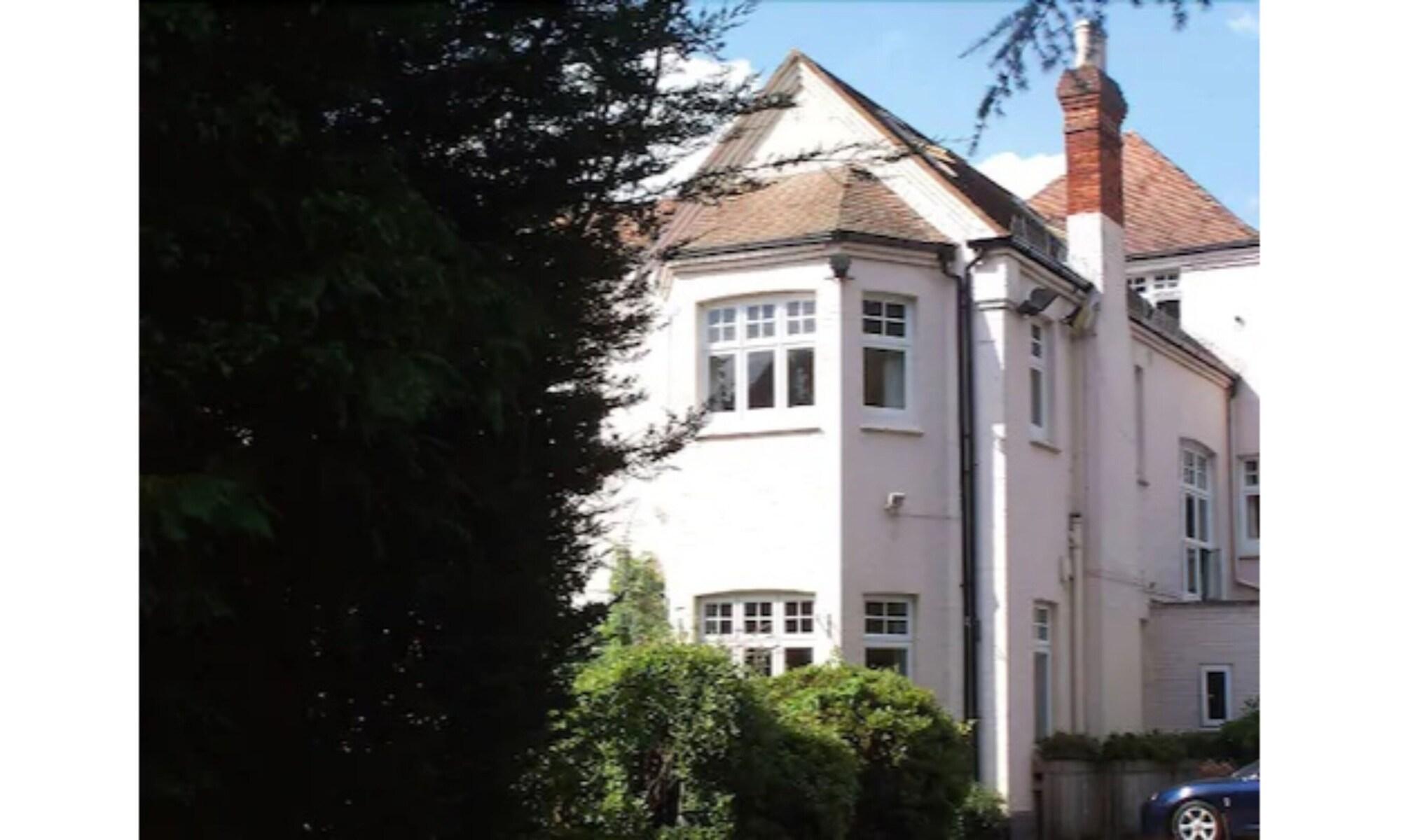 Vista Exterior The Pines Hotel