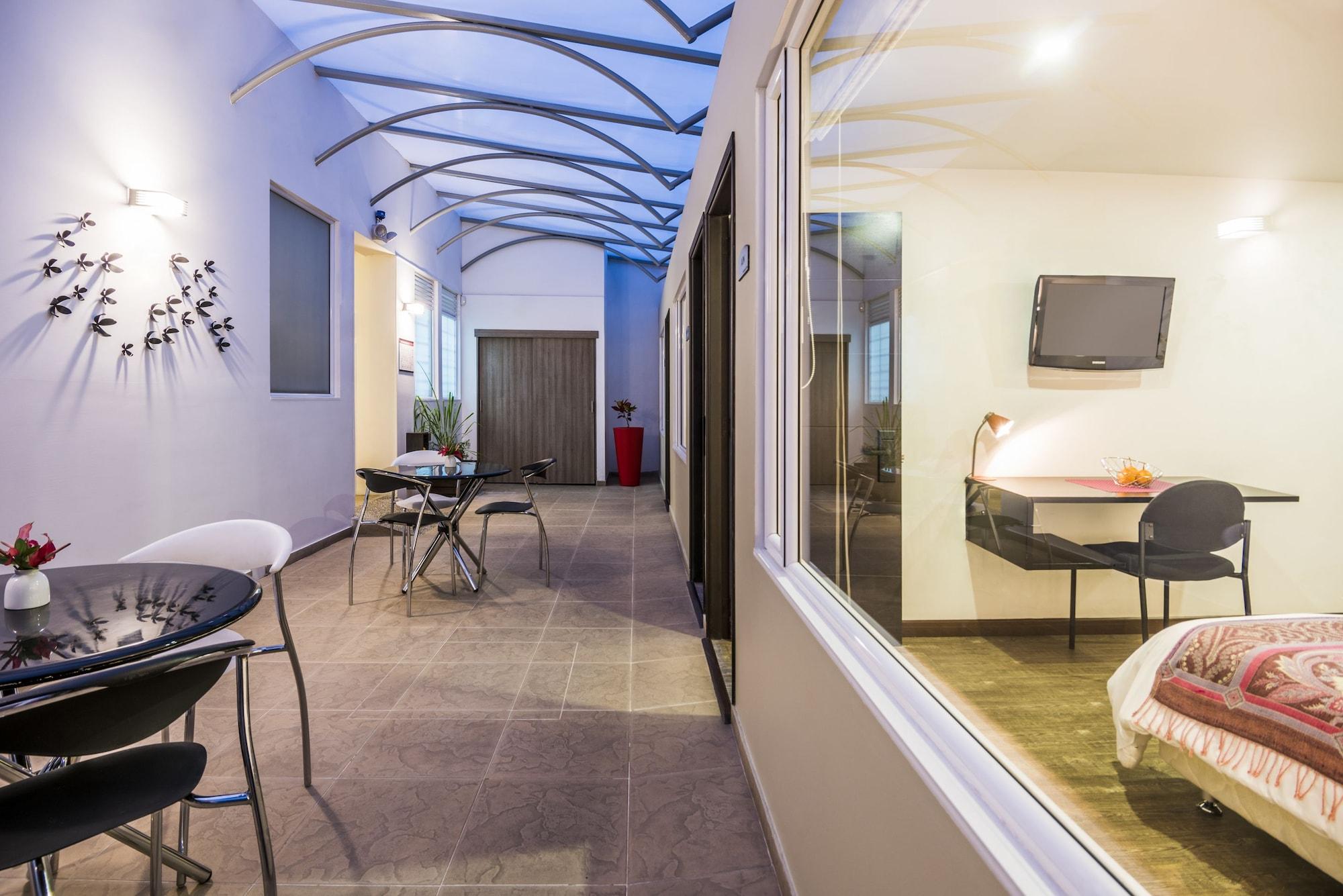 Varios Matisse Hotel