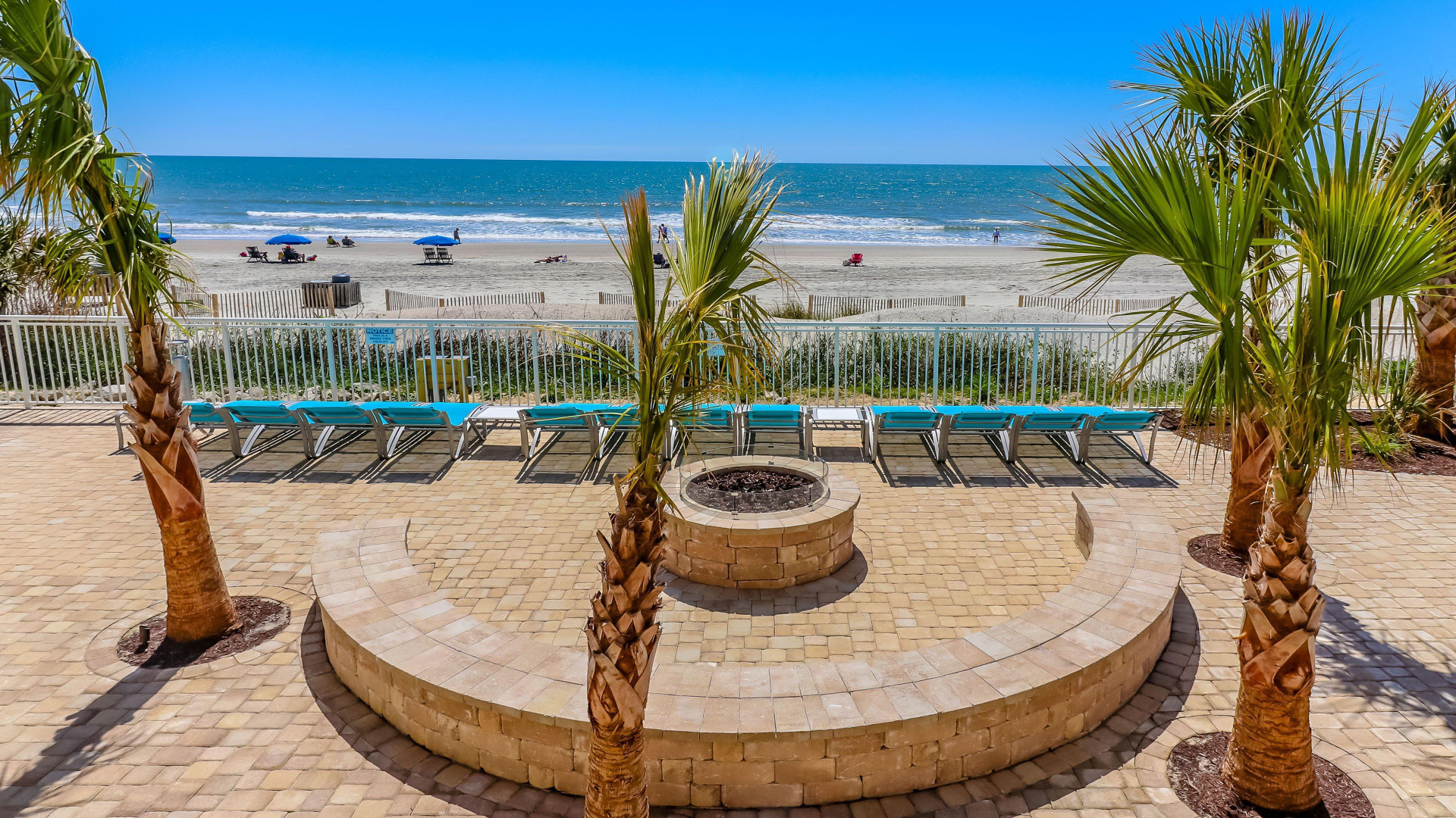 Playa Holiday Inn Resort Oceanfront at Surfside Beach by IHG