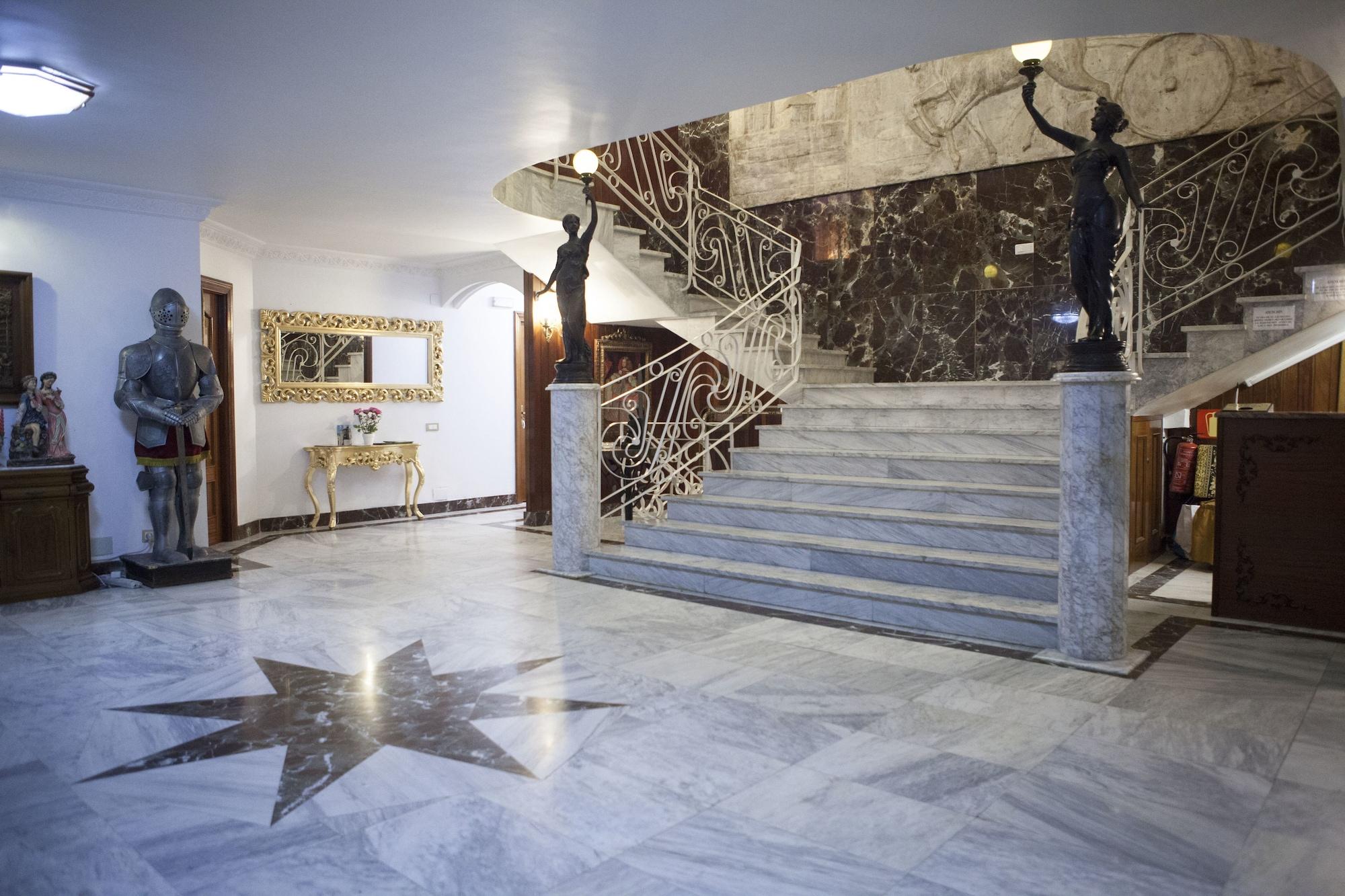 Varios Hotel Antoyana