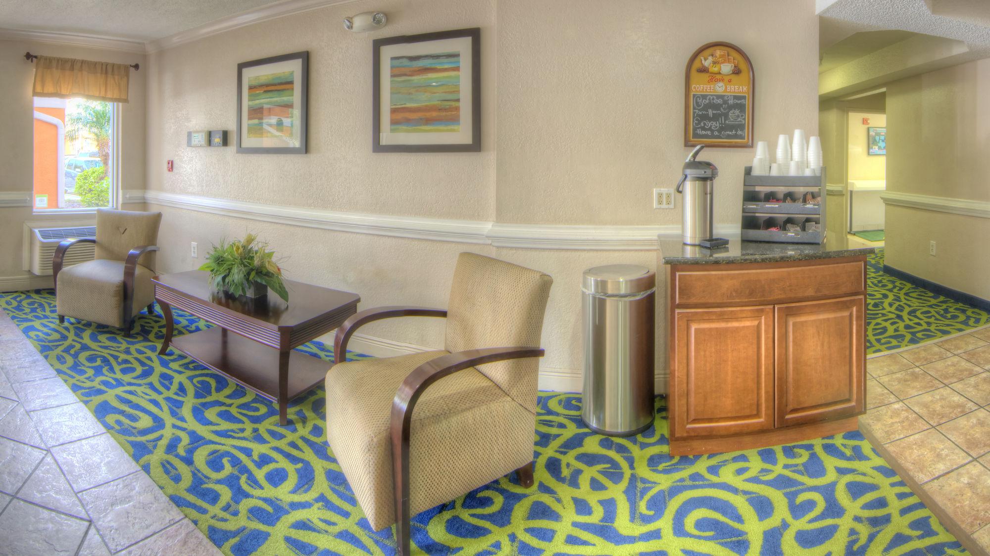 Vista Lobby Intown Suites Extended Stay Orlando FL - Presidents Dr
