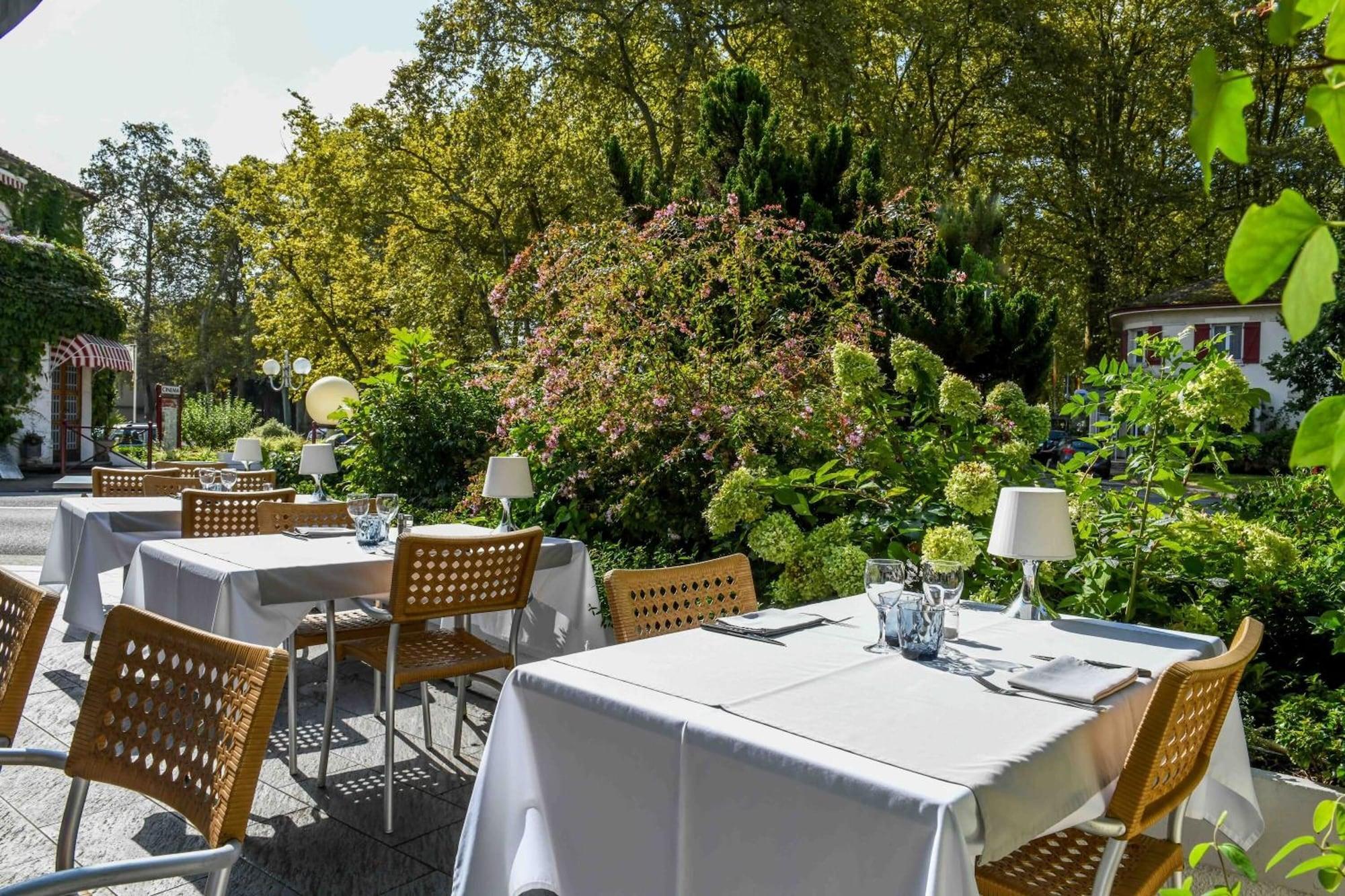 Restaurant Hôtel Restaurant Le Commerce