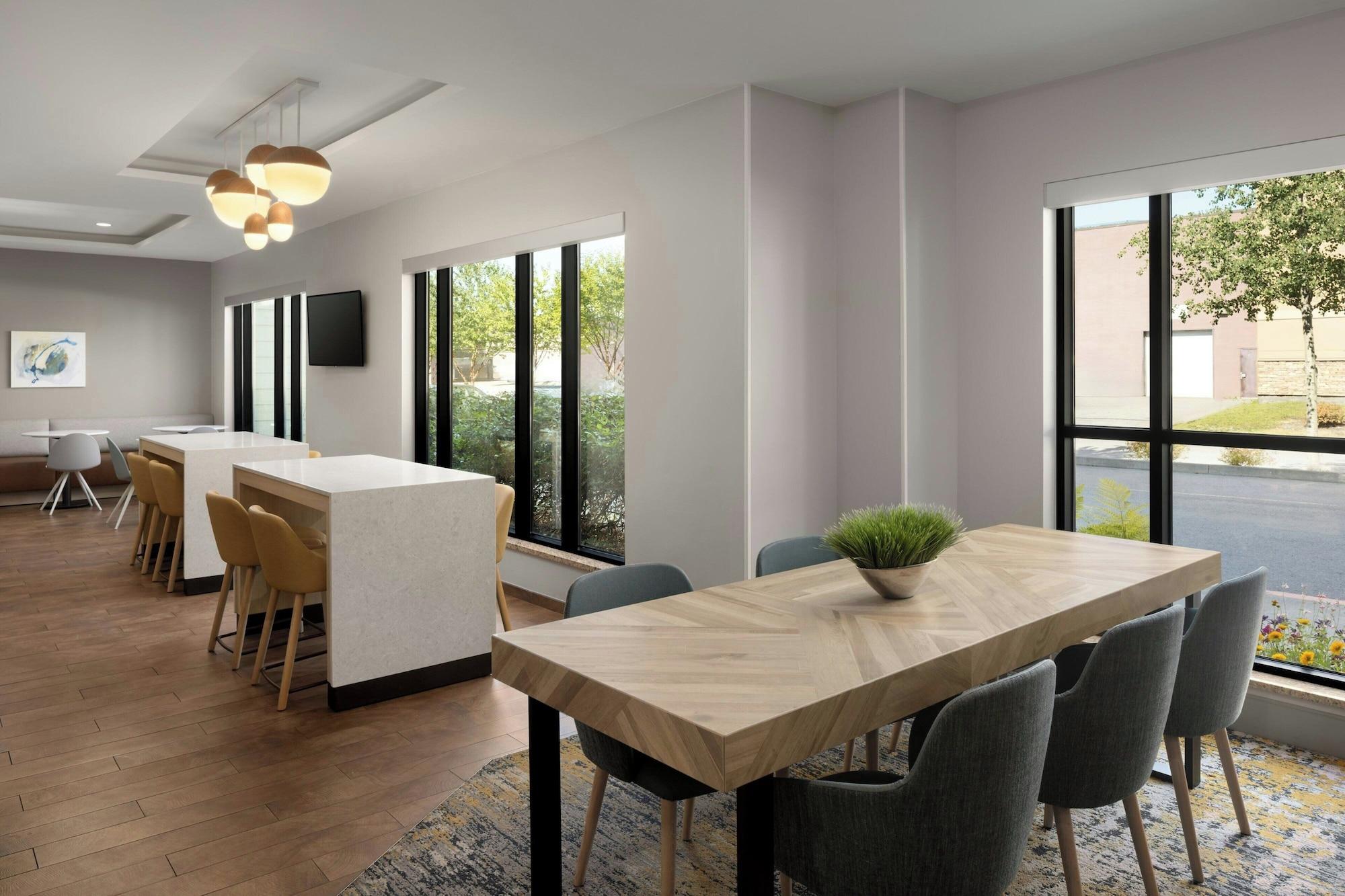 Restaurant Towneplace Suites Anchorage Midtown