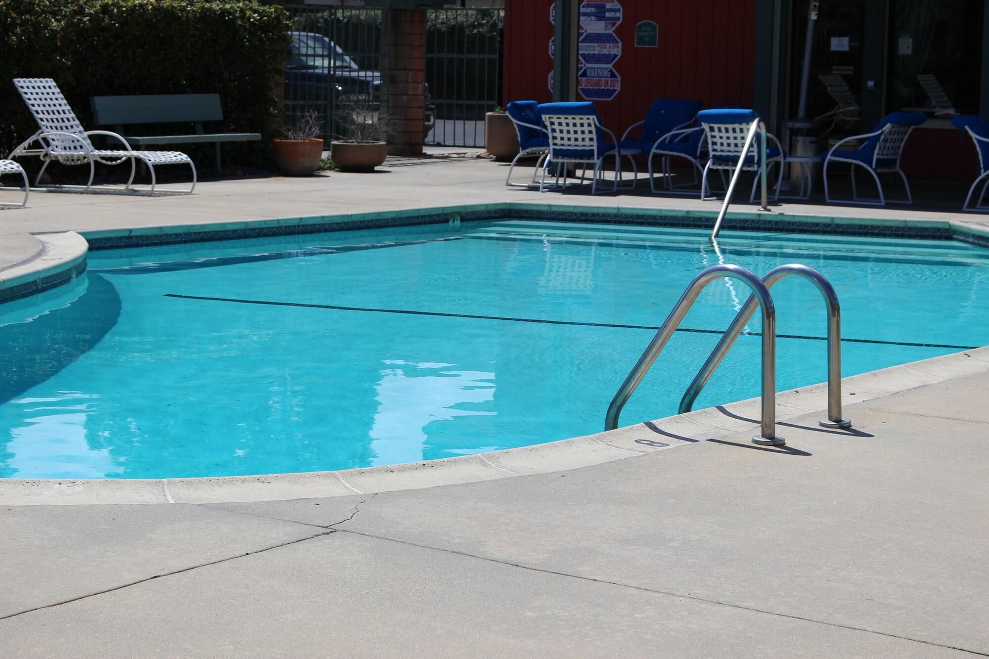 Vista Piscina Days Inn & Suites by Wyndham Sunnyvale