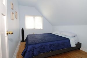 Alquiler Vacacional - R & R Hideaway
Relax with the whole family at this peaceful lake front cottage.