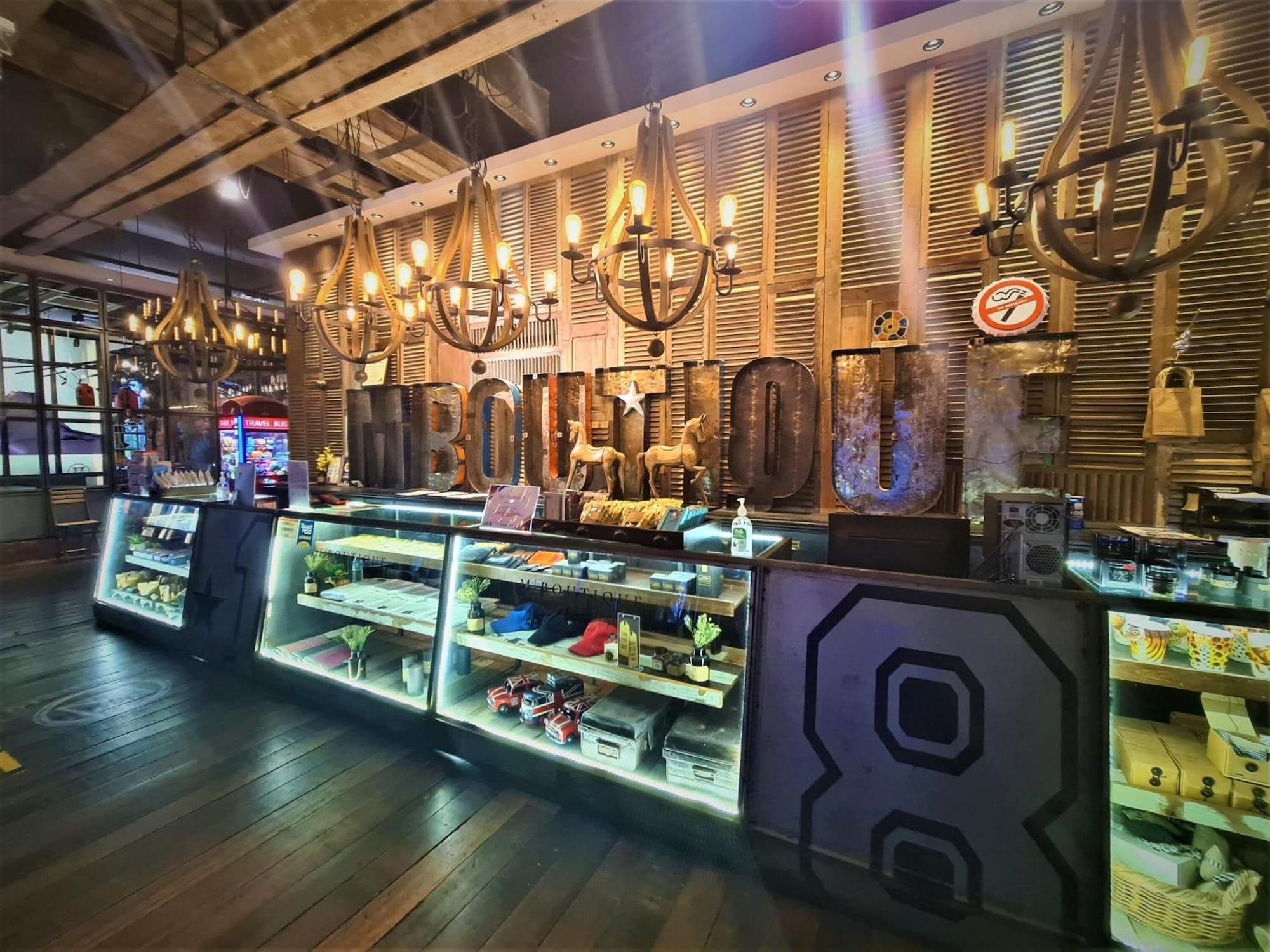 Restaurant M Boutique Station 18