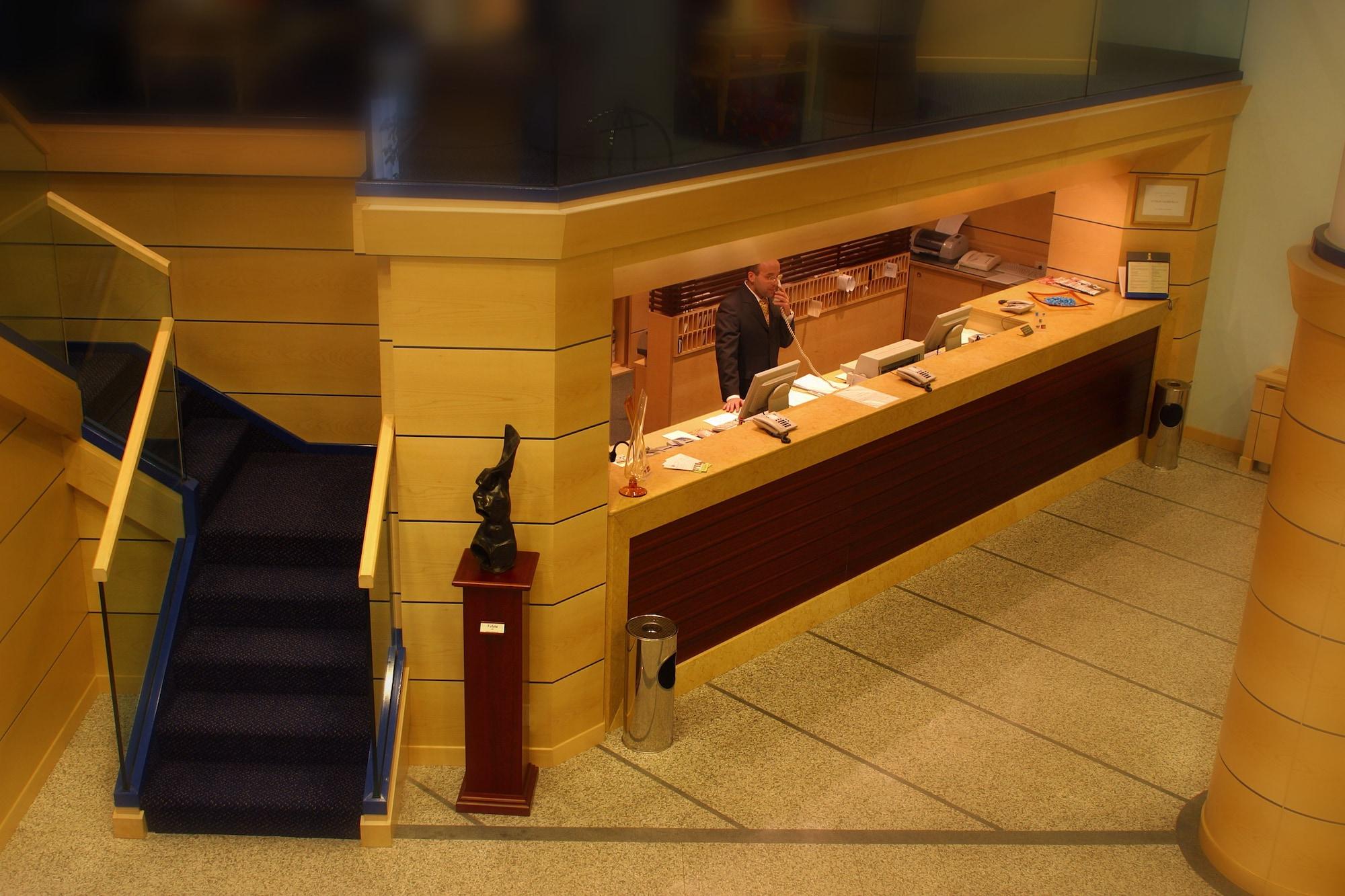 Vista Lobby Pacific Hotel Fortino