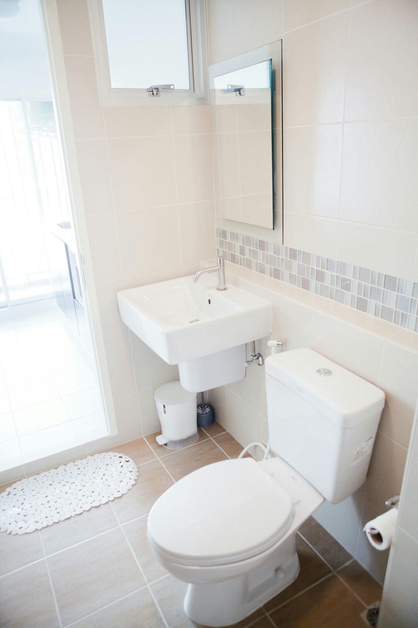 Equipamiento de Habitación Baan Khun Koey A414 by Huahin Holiday Condo