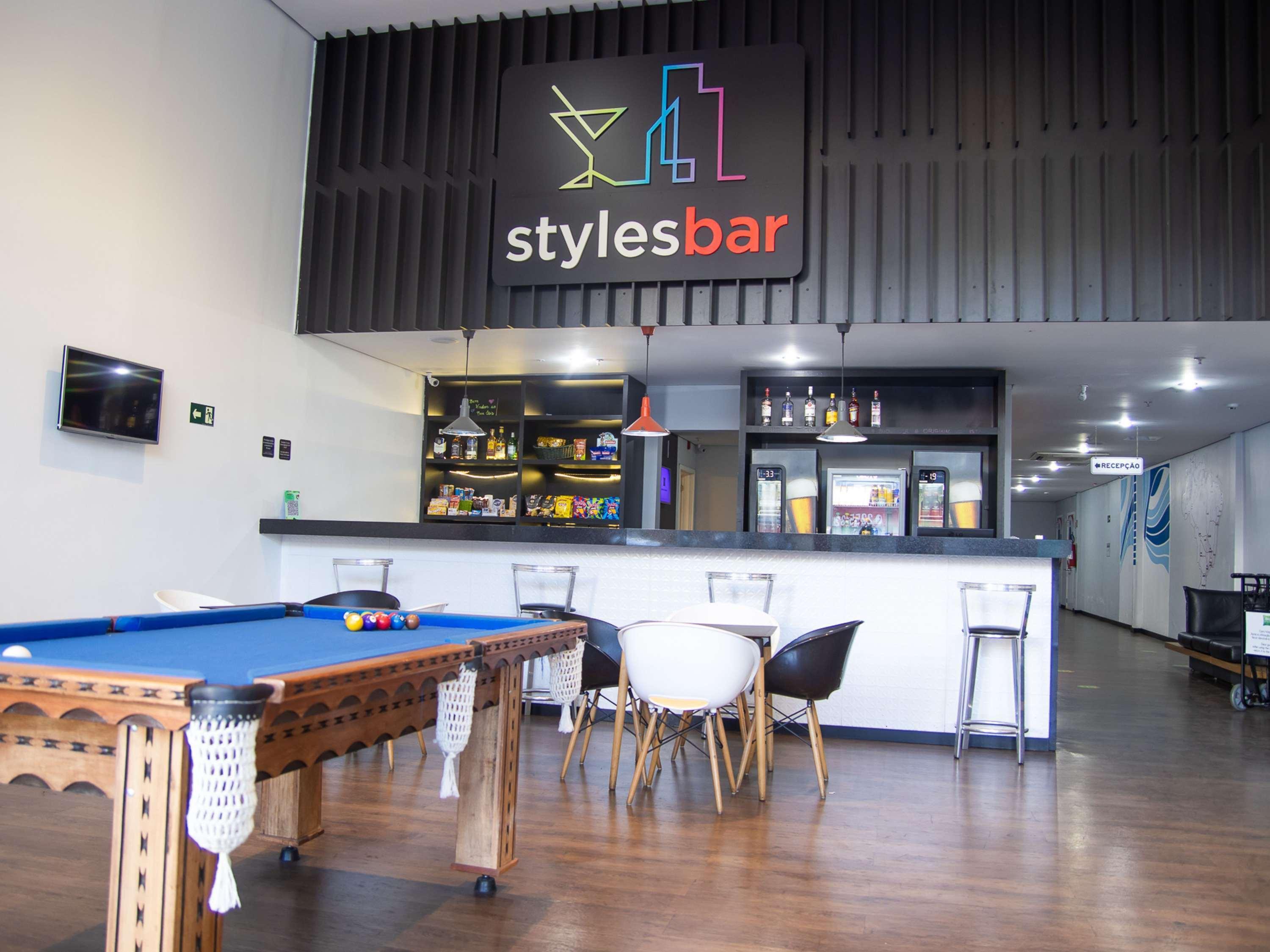 Bar/Salón Ibis Styles Três Rios