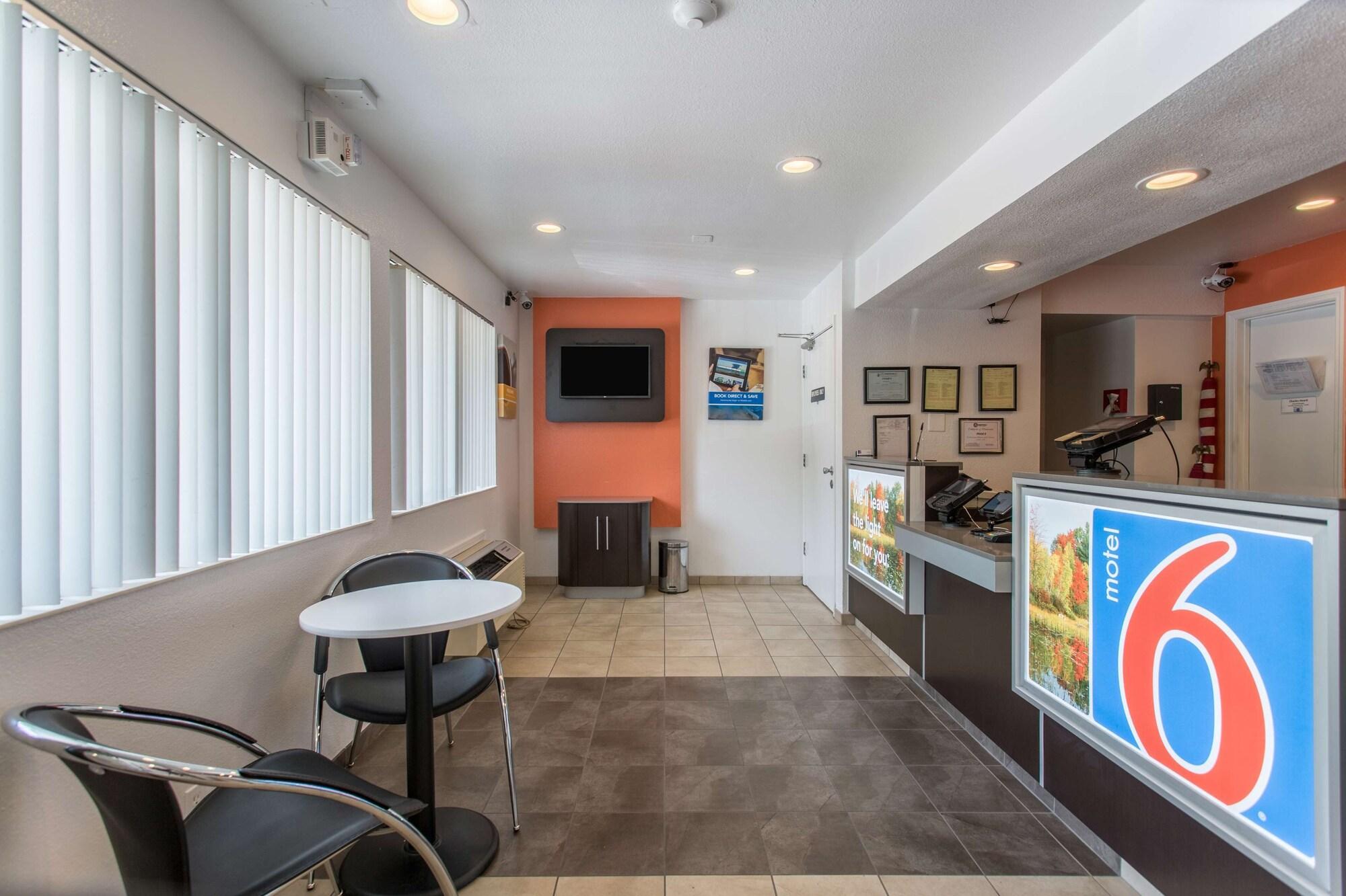Vista Lobby Motel 6 Goodlettsville, TN - Nashville