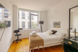 Alquiler Vacacional - Modern Brooklyn Retreat: Private Suite near it ALL
