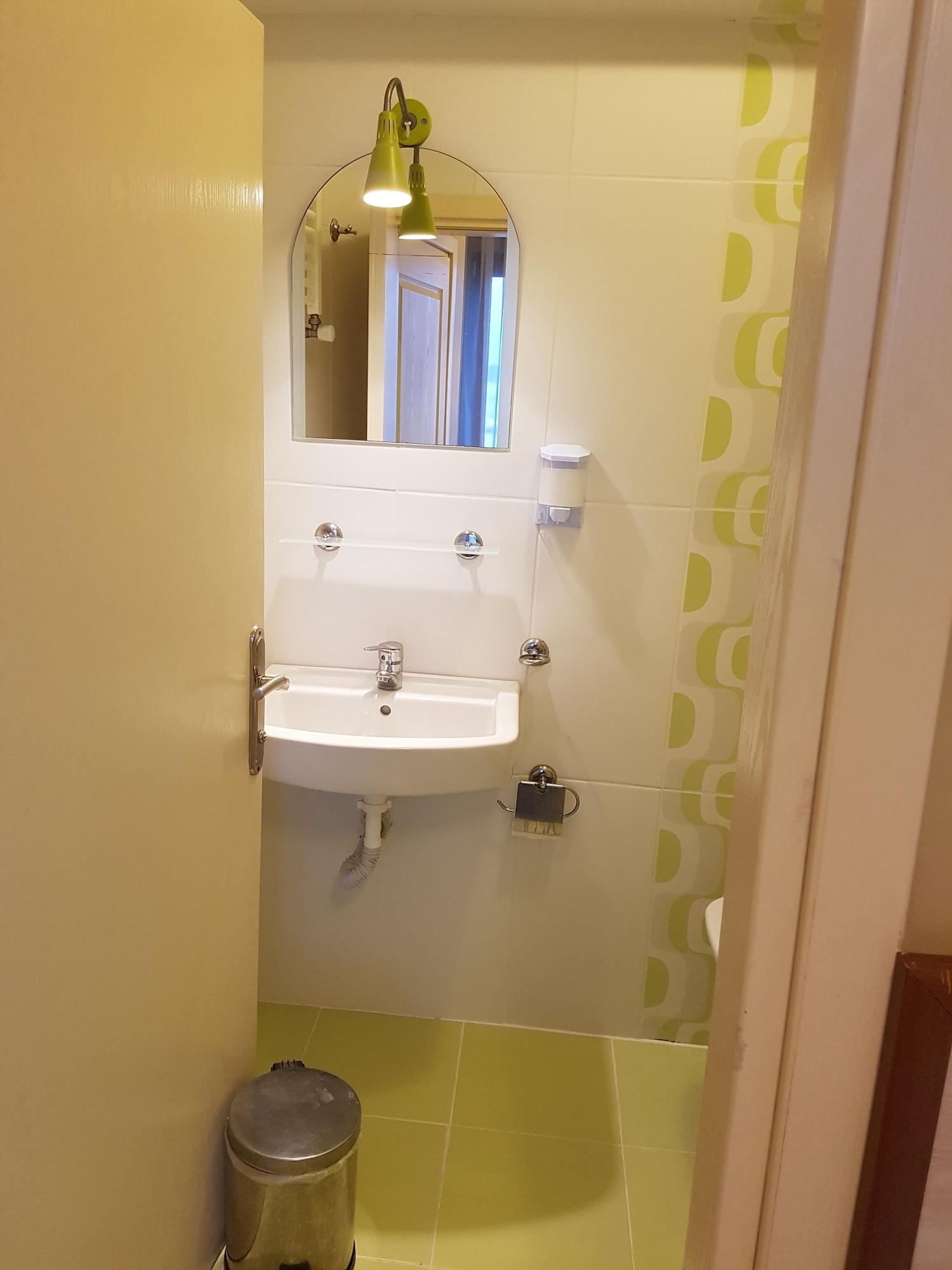 Equipamiento de Habitación Crowded House